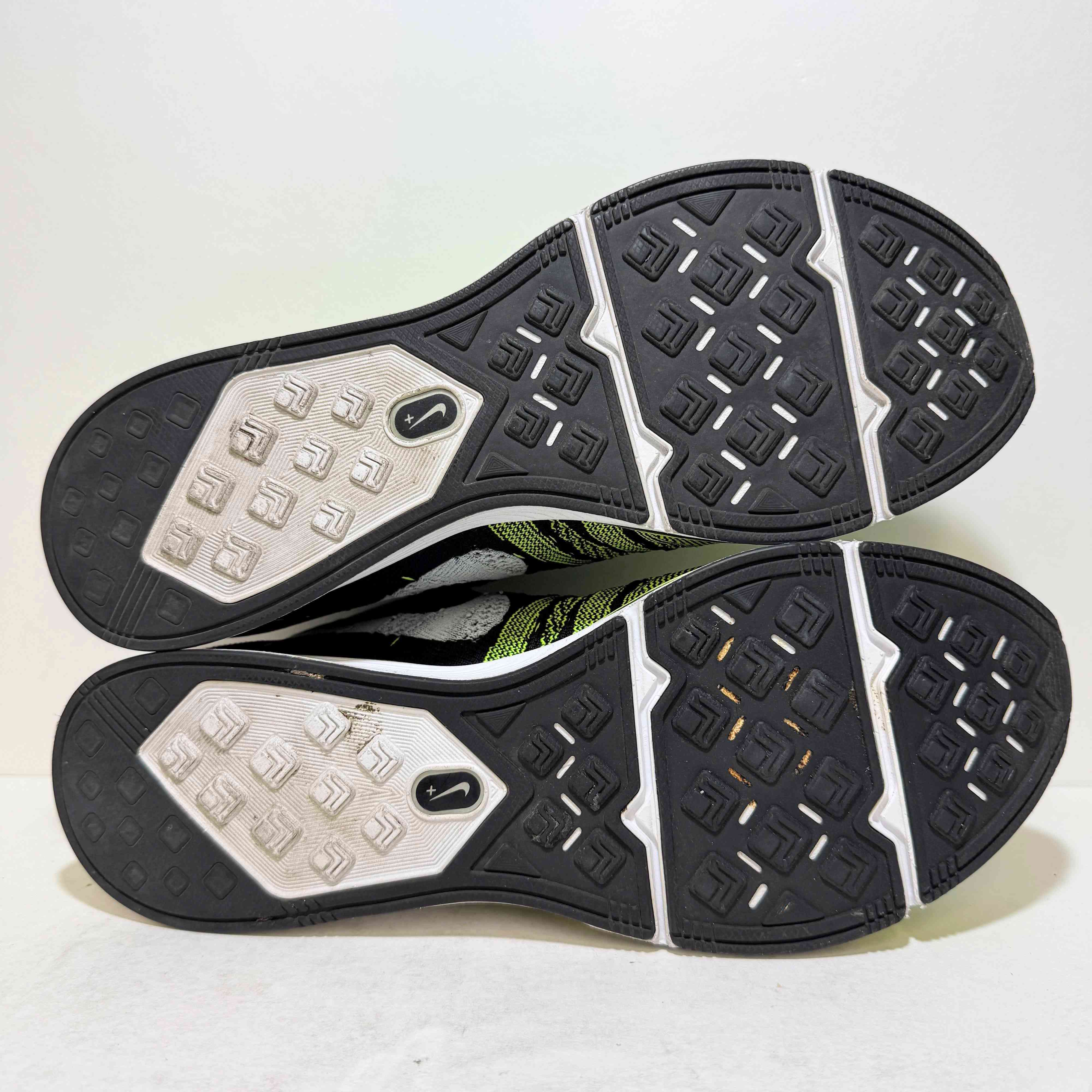 【US9.5】 NIKE FLYKNIT TRANER USA 532983-700 【USED】 箱無-WORM OSAKA-WORM TOKYO WEB STORE-100% Authentic Sneakers