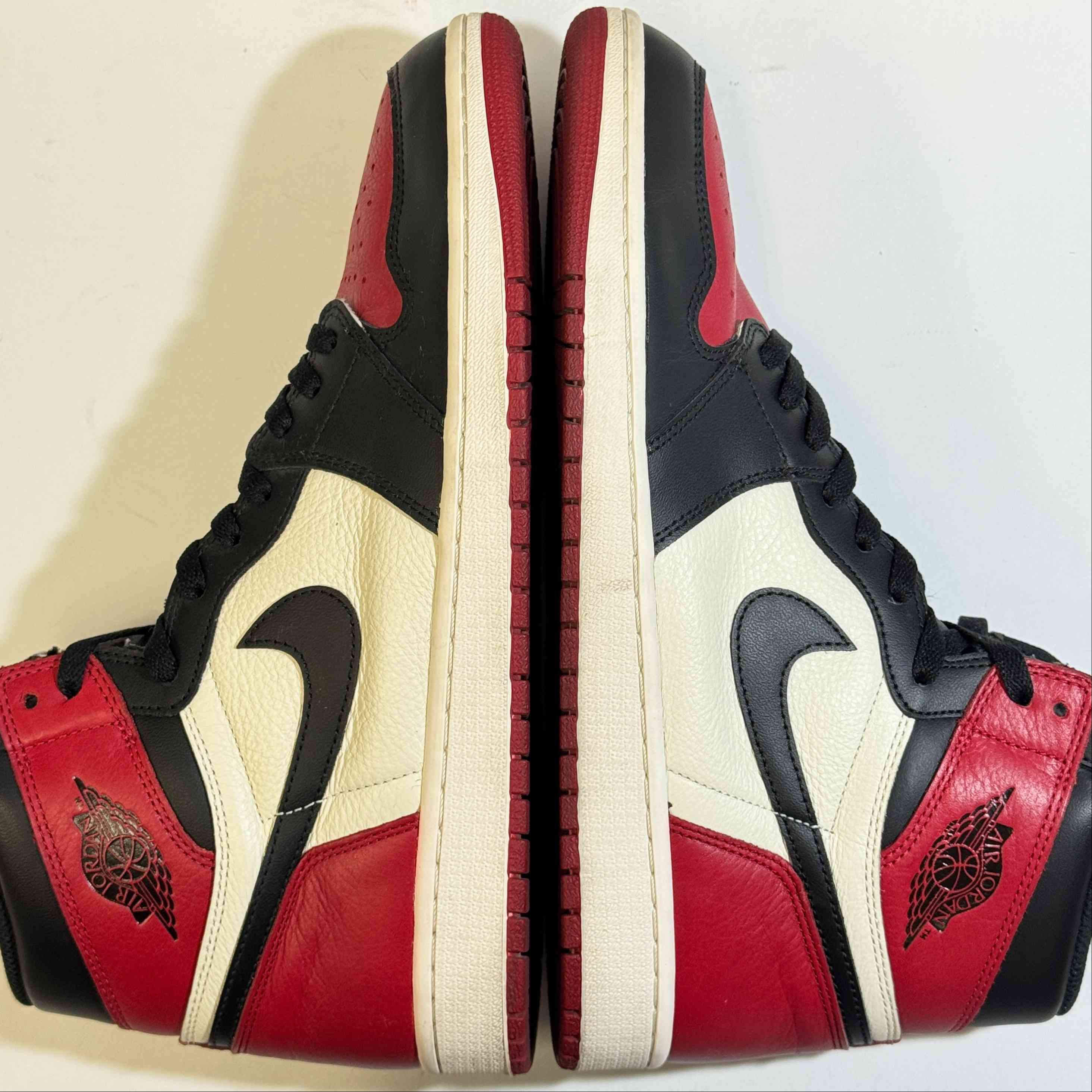 【US12】 AIR JORDAN 1 RETRO HIGH OG BRED TOE 555088-610 【USED】