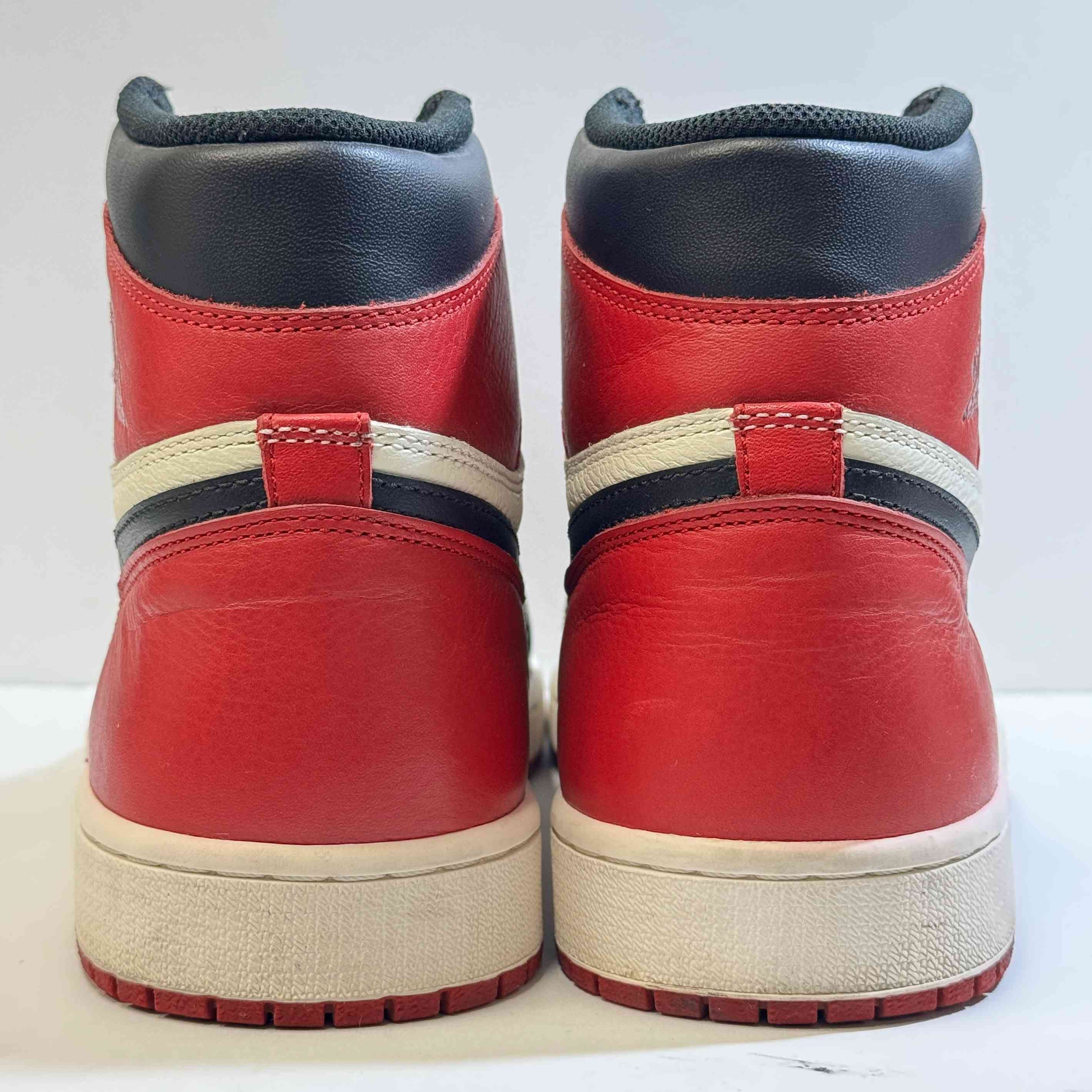 【US12】 AIR JORDAN 1 RETRO HIGH OG BRED TOE 555088-610 【USED】