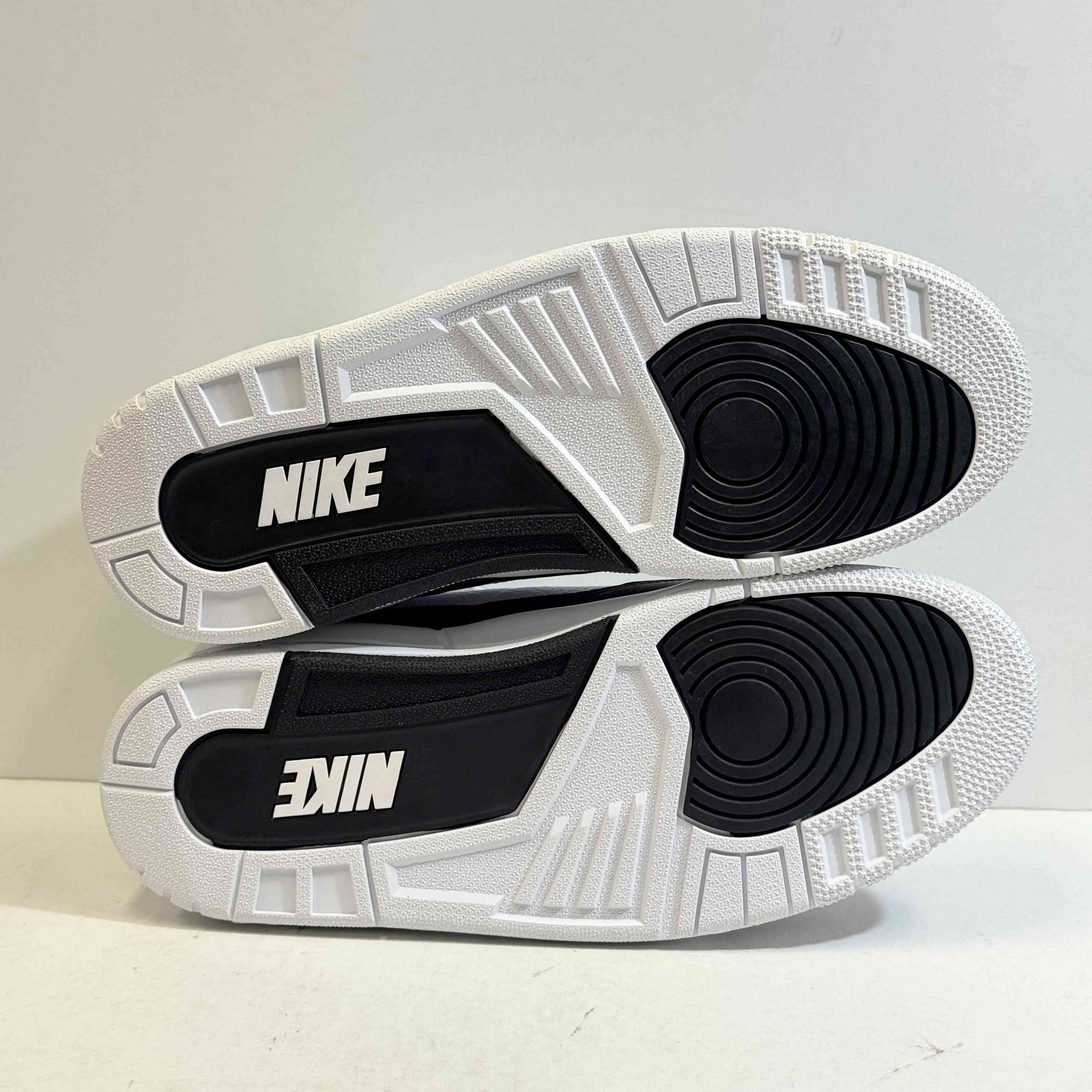 【US9】 AIR JORDAN 3 RETRO SP FRAGMENT DESIGN DA3595-100 【USED】