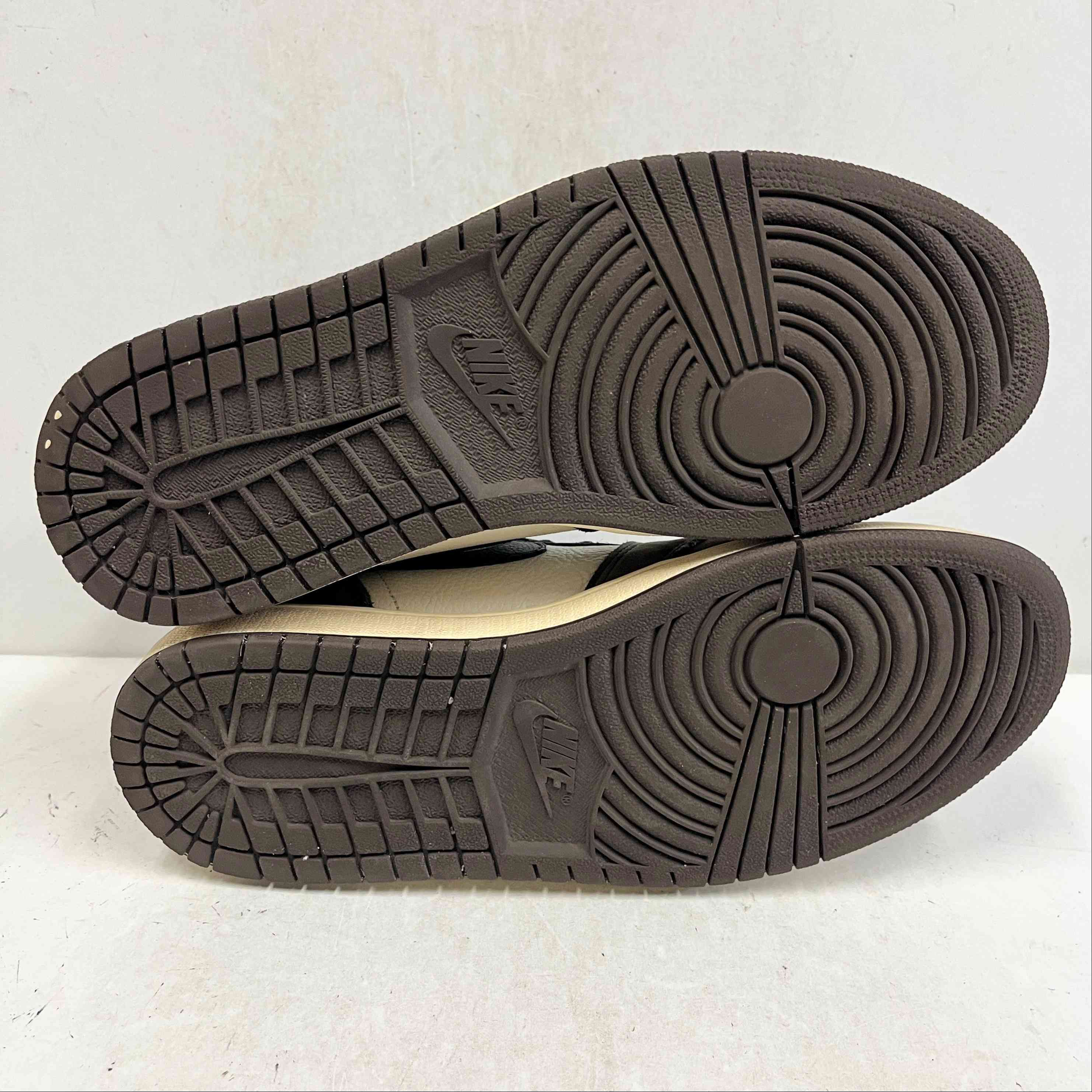 【US10】 AIR JORDAN 1 HIGH OG TS SP TRAVIS SCOTT CD4487-100 【USED】