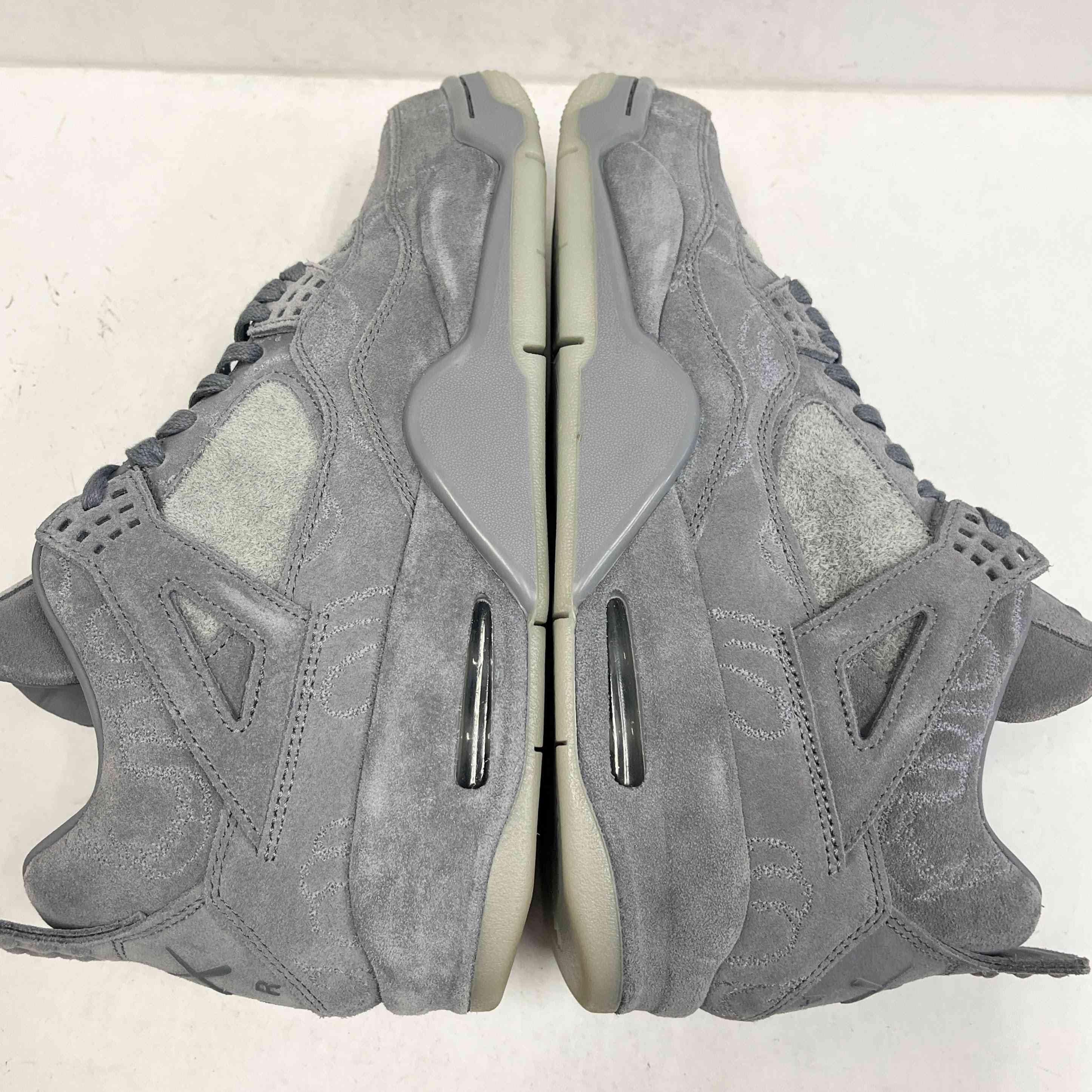 【US10】 AIR JORDAN 4 RETRO KAWS KAWS 930155-003 【USED】
