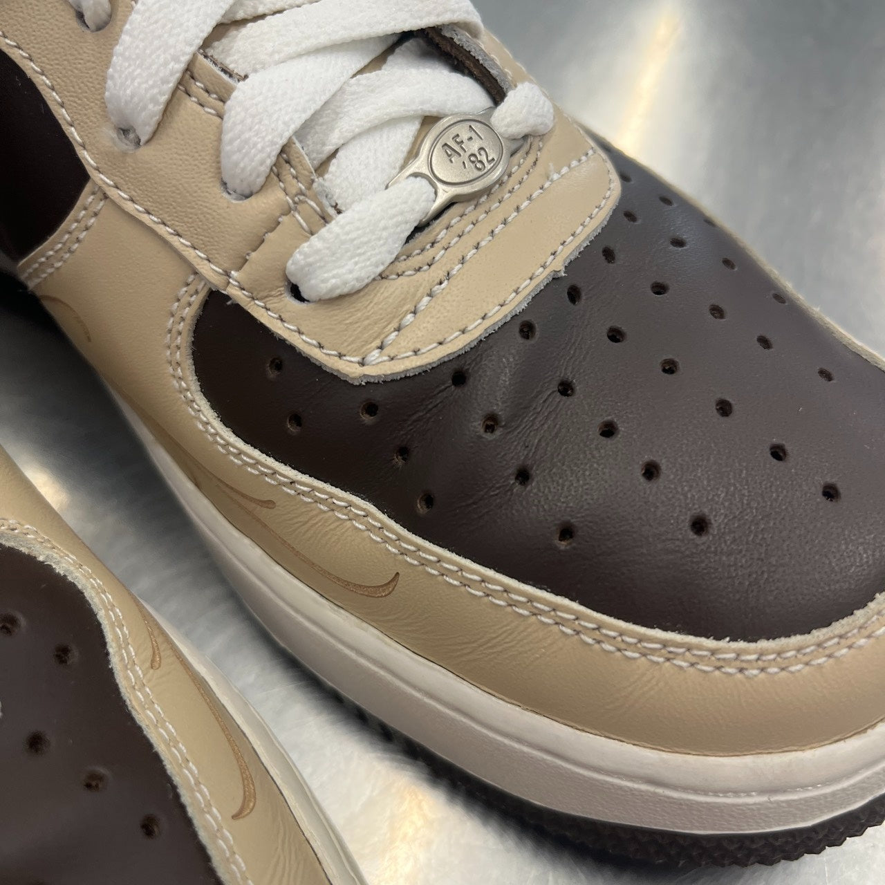 【US9】 NIKE AIR FORCE 1 BROWN PRIDE 307334-221 【USED】