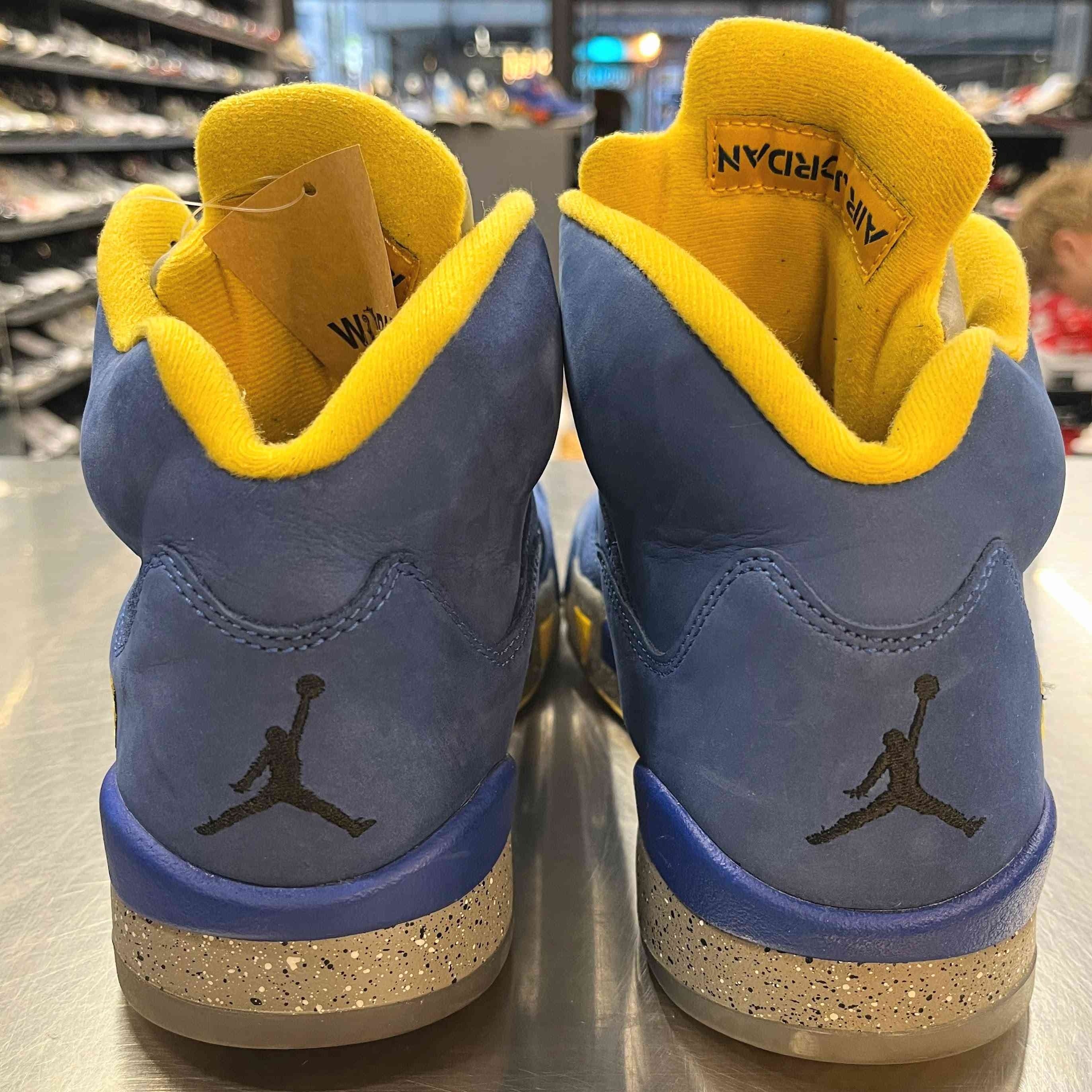 【US9】 AIR JORDAN 5 RETRO LANEY JSP CD2720-400 【USED】