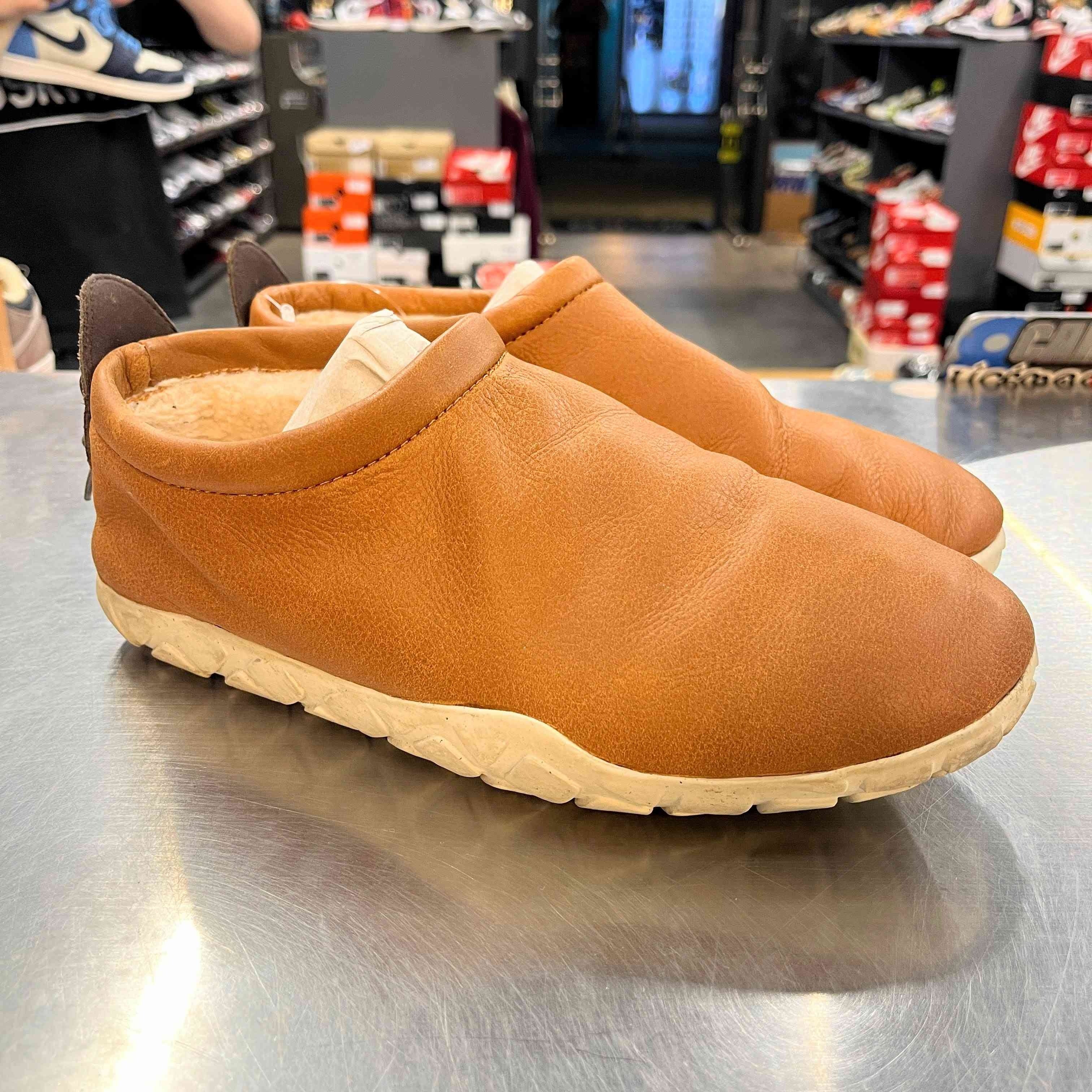 【US8】 NIKE AIR MOC BOMBER 862439-200 【USED】