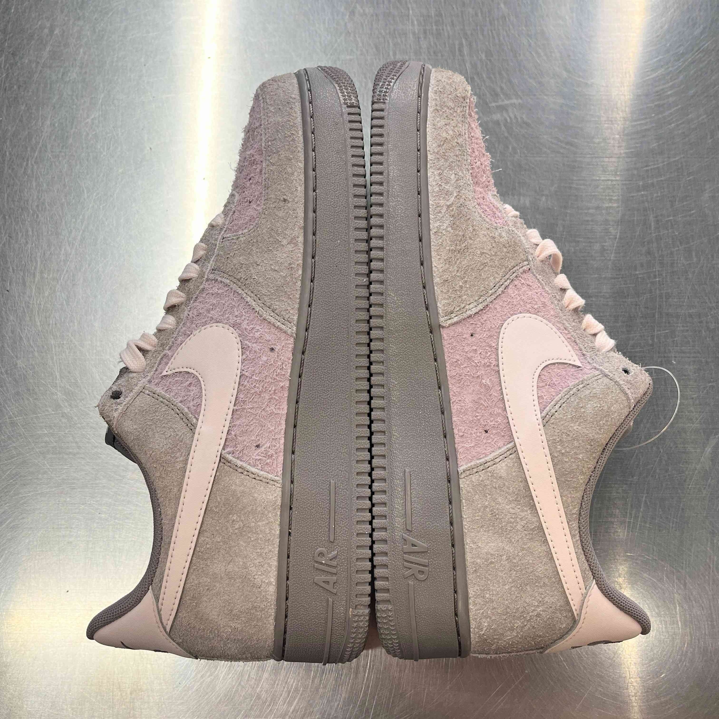 【US10.5】 NIKE AIR FORCE 1 07 PRM IQ3472-298 【USED】