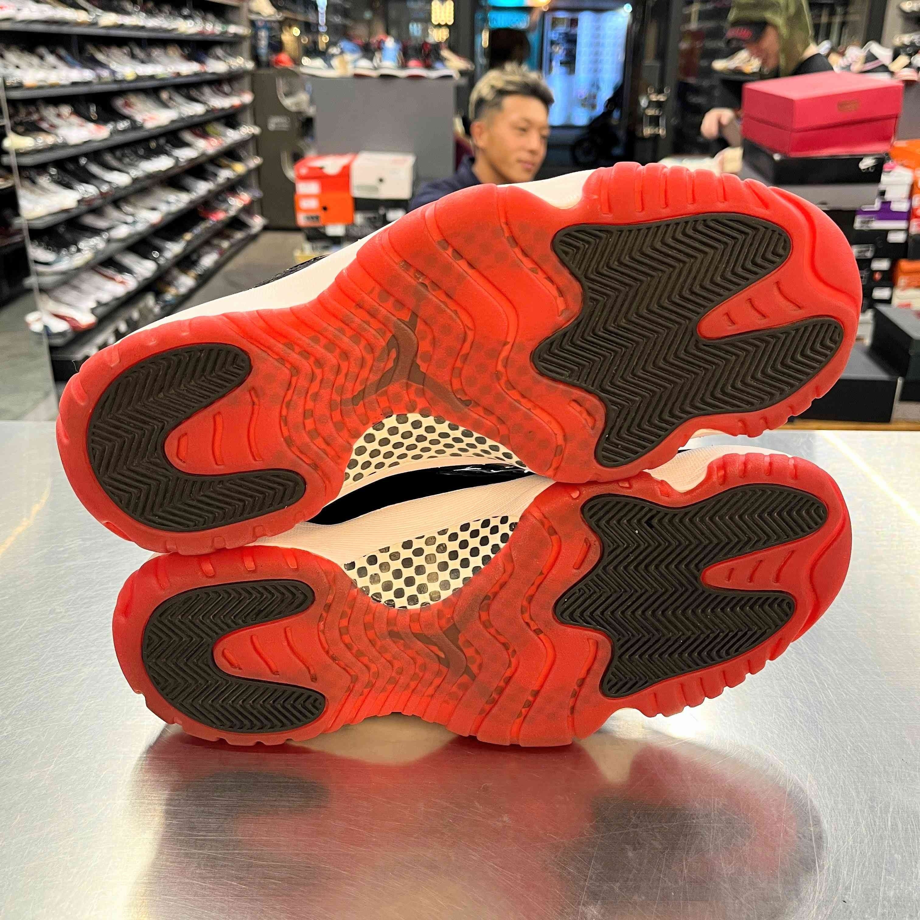 【US12】 AIR JORDAN 11 RETRO 378037-061 【USED】