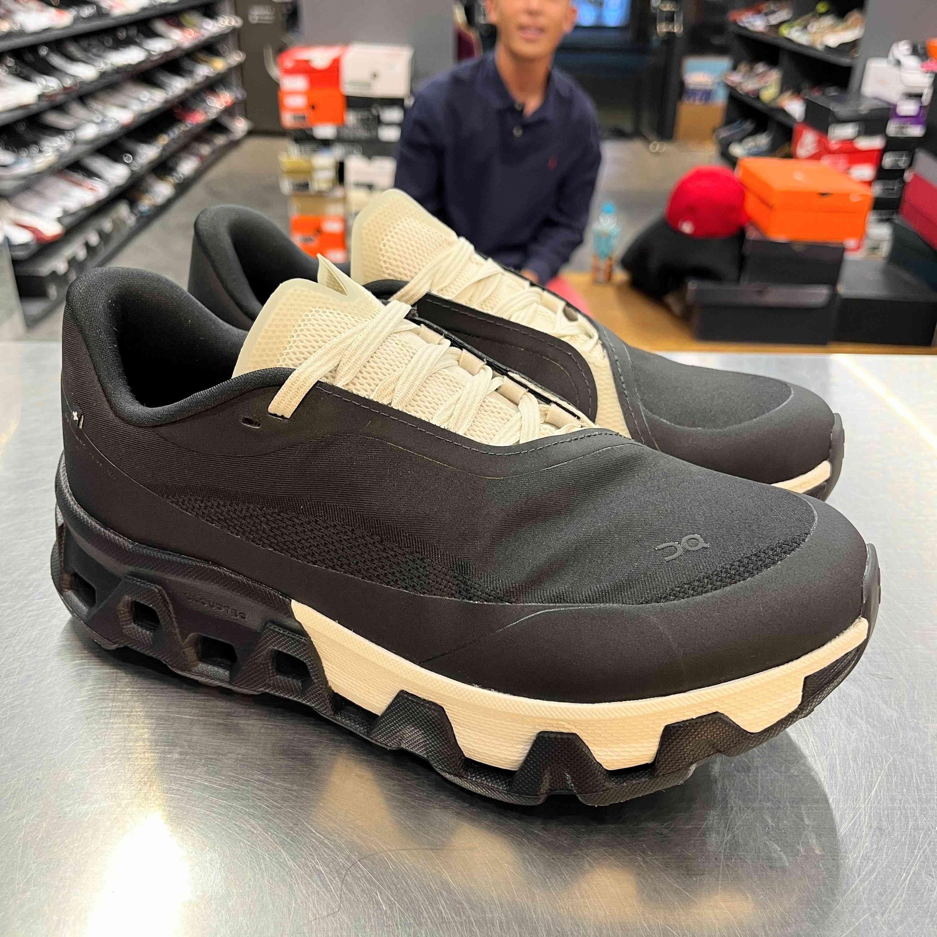 【US7.5】 ON CLOUDMONSTER HYPER PAF 3MF30931043 【USED】