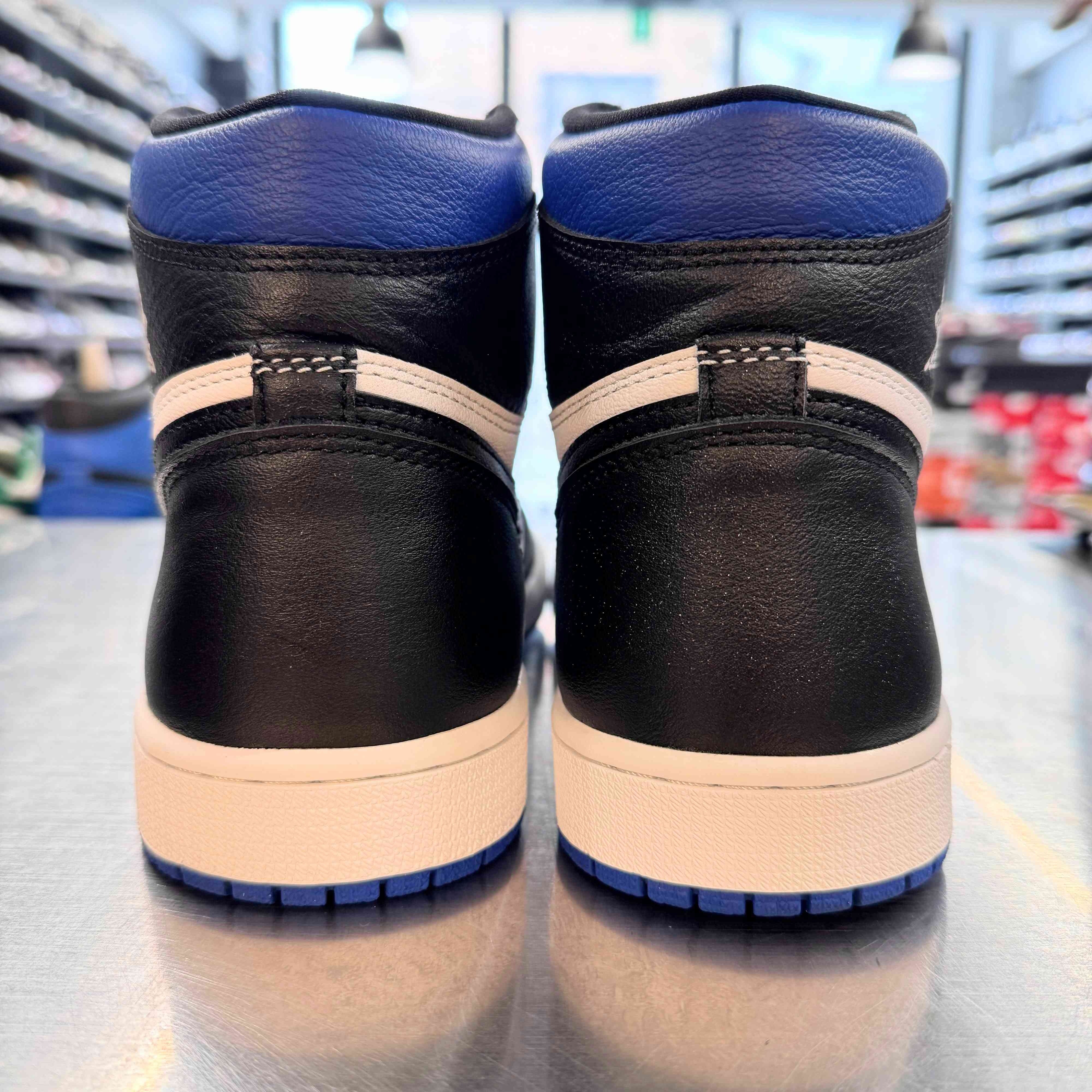 【US9.5】 AIR JORDAN 1 RETRO HIGH OG ROYAL TOE 555088-041 【USED】