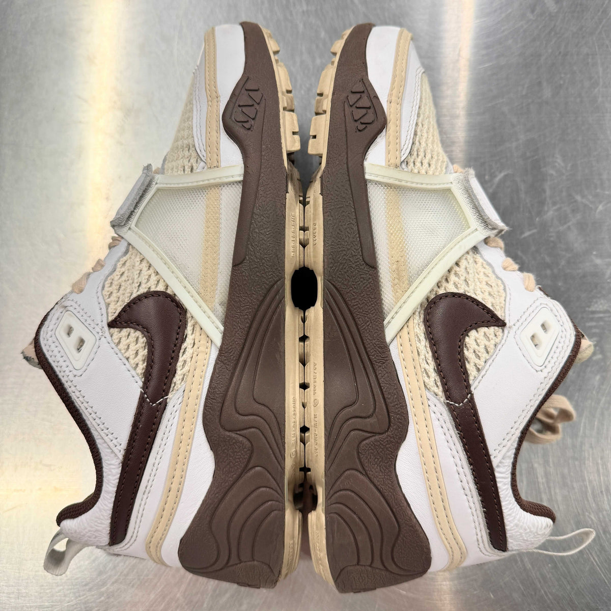 【US8】 NIKE ZOOM FIELD JAXX Travis Scott HQ3073-100 【USED】