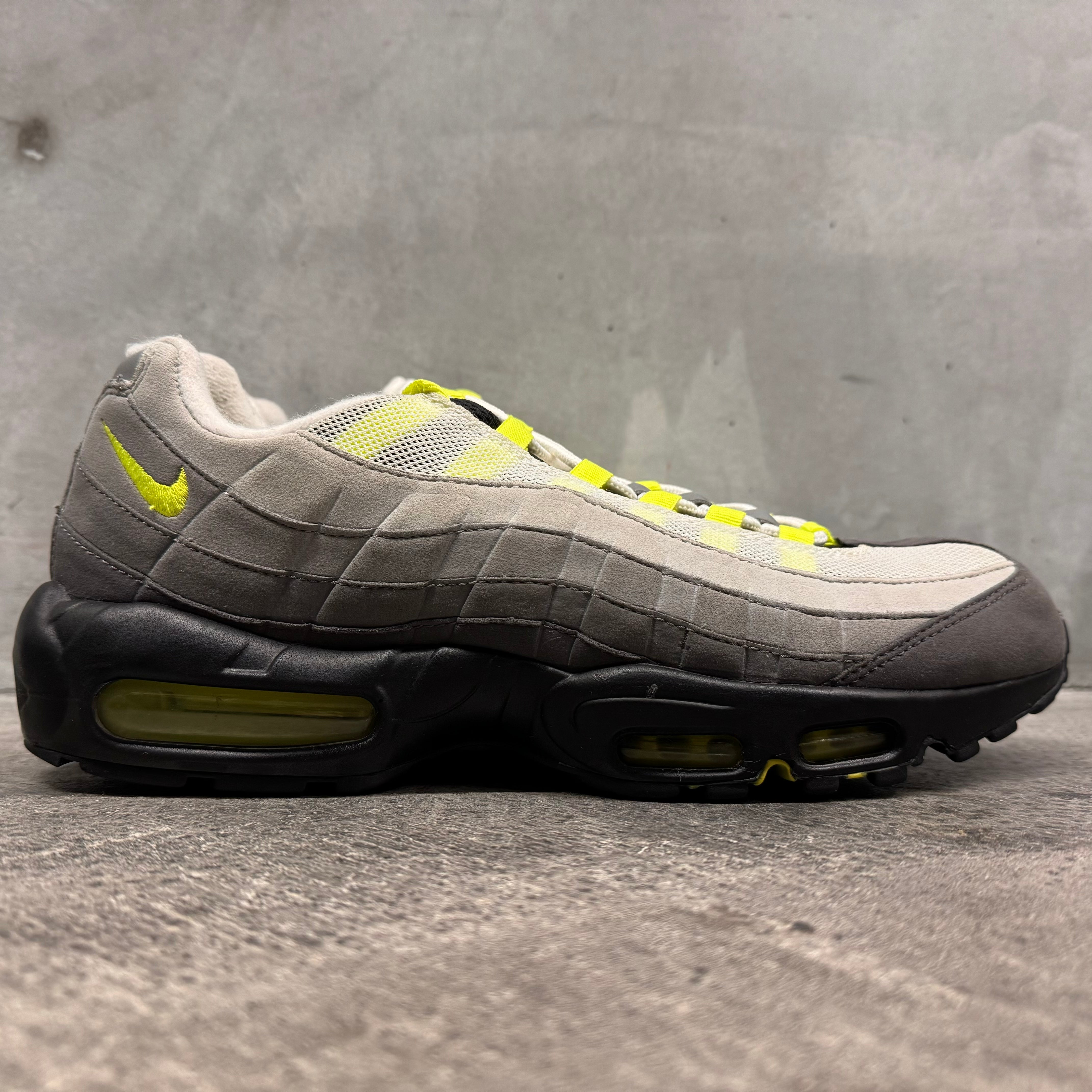 【US12】NIKE AIR MAX 95 OG "2015" 554970-071