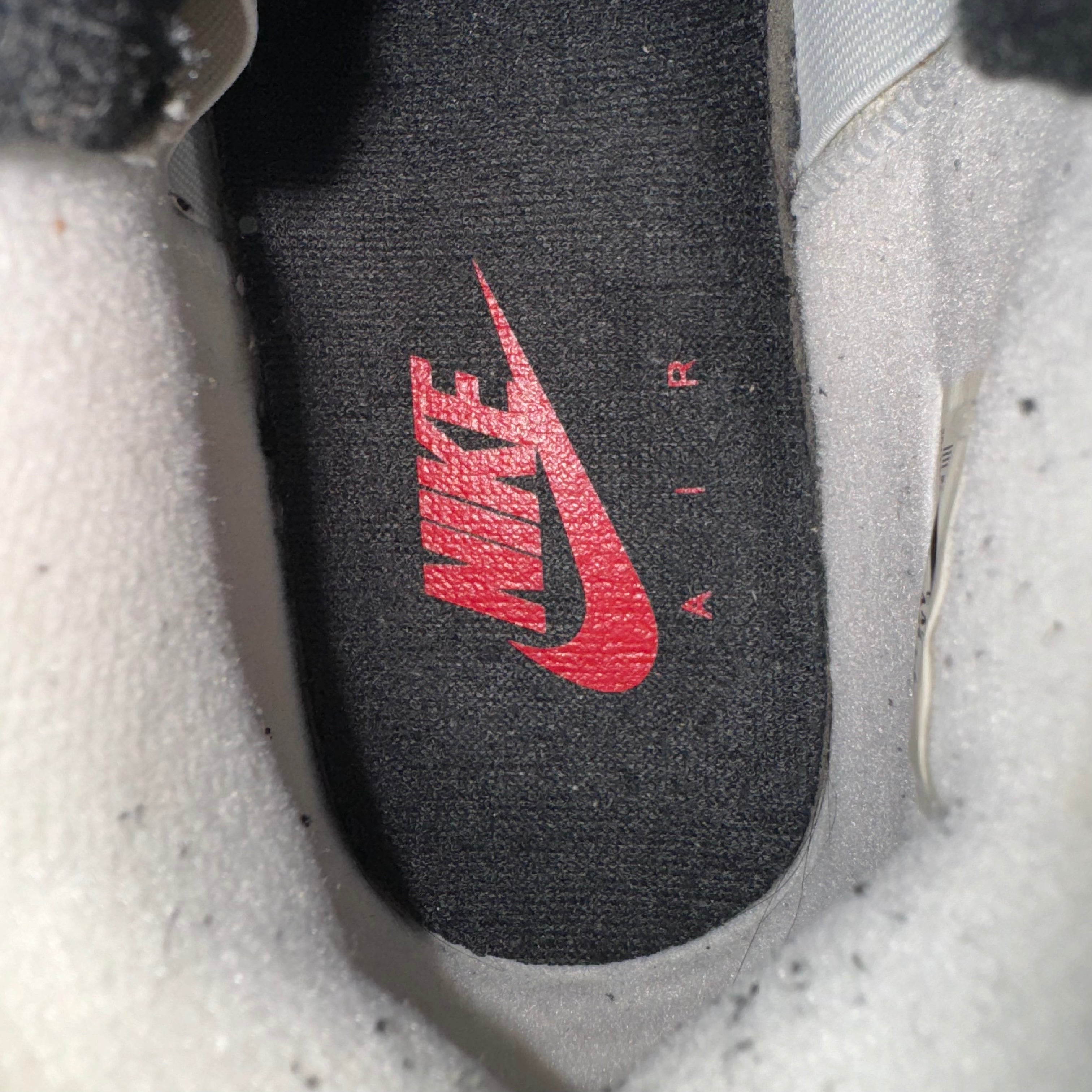 【US10.5】AIR JORDAN 4 RETRO OG "White Cement" 840606-912