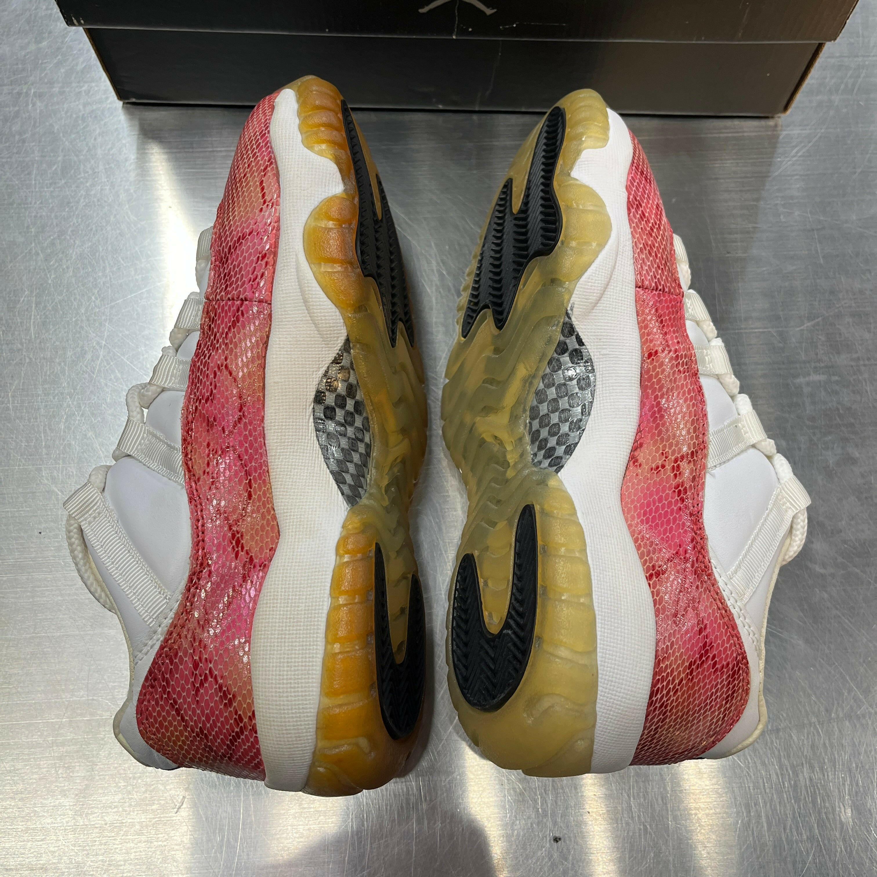 【US7.5】WMNS AJ11 SNAKE LOW "Pink Snakeskin 2001" 833003-103