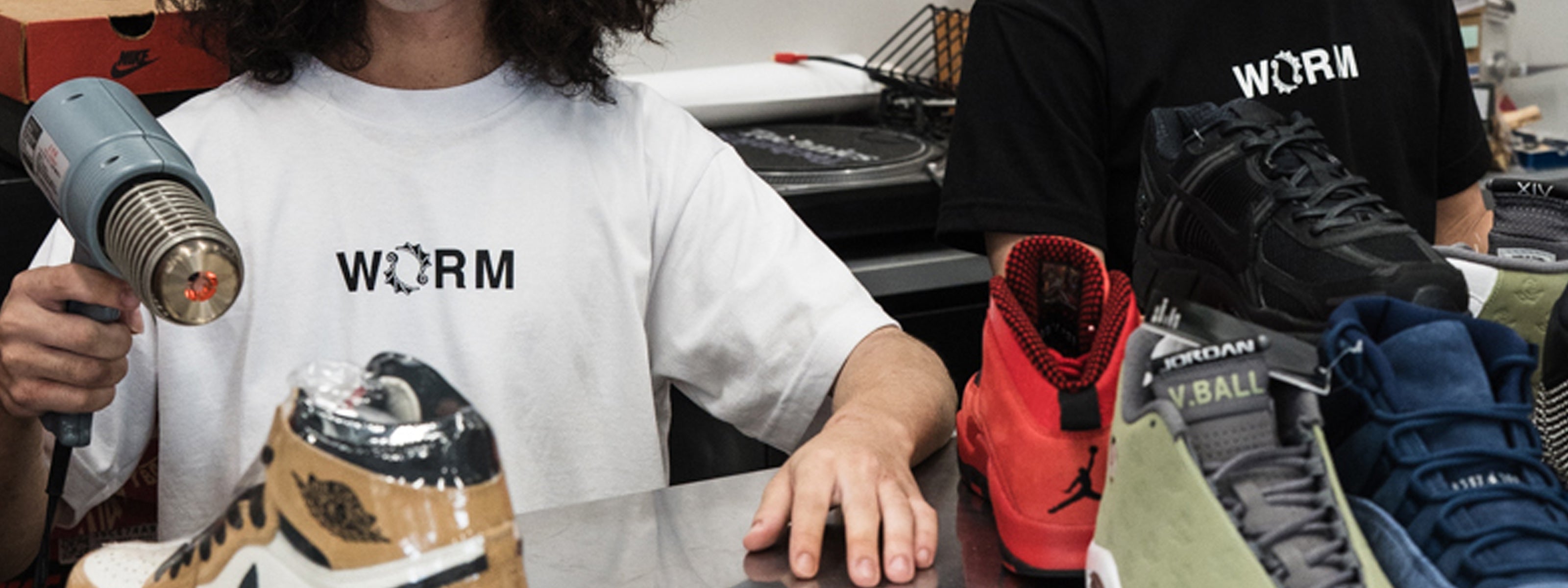NIKE AIR WORM 28.5　ナイキ　エアワーム 2025年最新】NIKE AIR WORMの人気アイテム - メルカリ