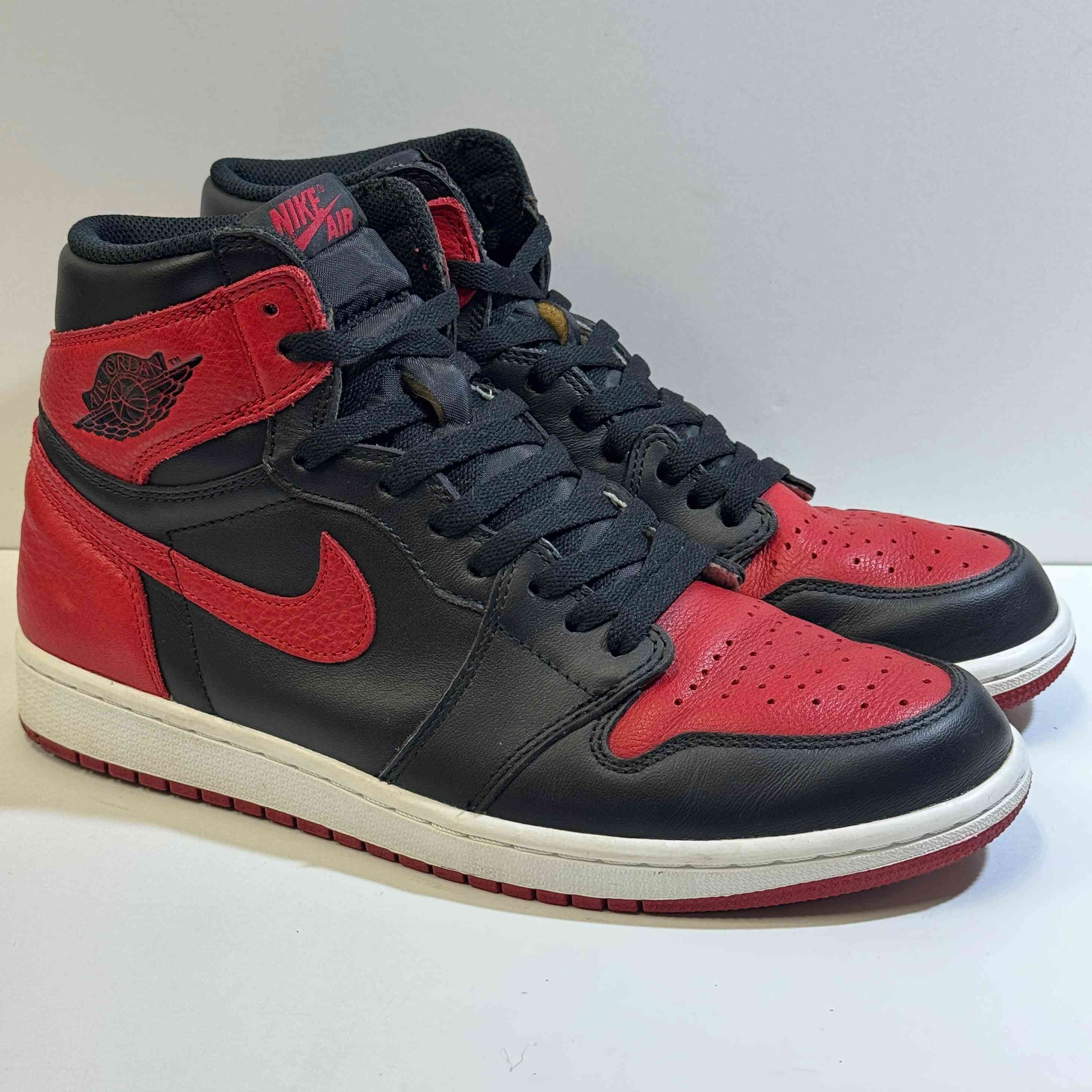 【US10】 AIR JORDAN 1 RETRO HIGH OG BRED 555088-001 【USED】
