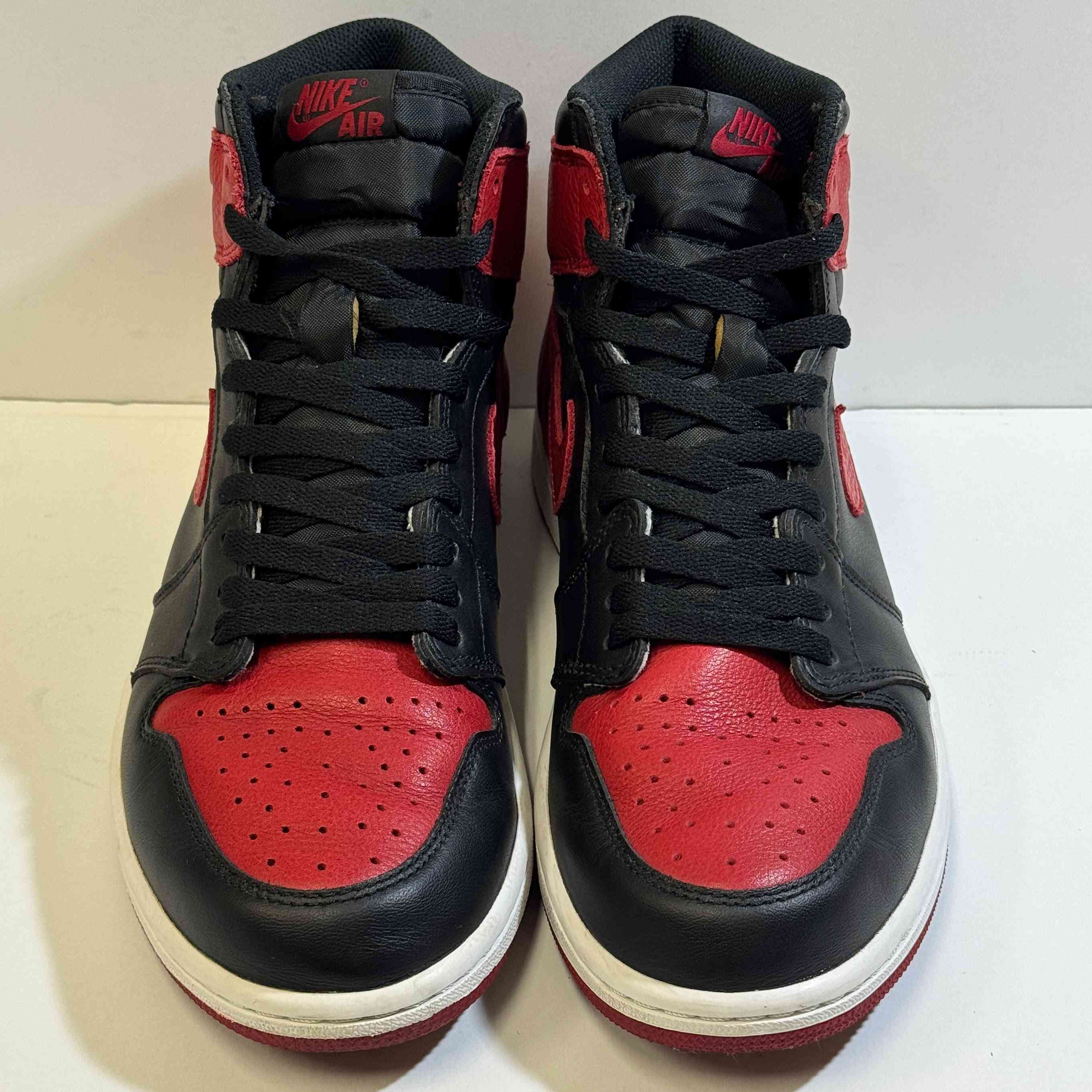【US10】 AIR JORDAN 1 RETRO HIGH OG BRED 555088-001 【USED】
