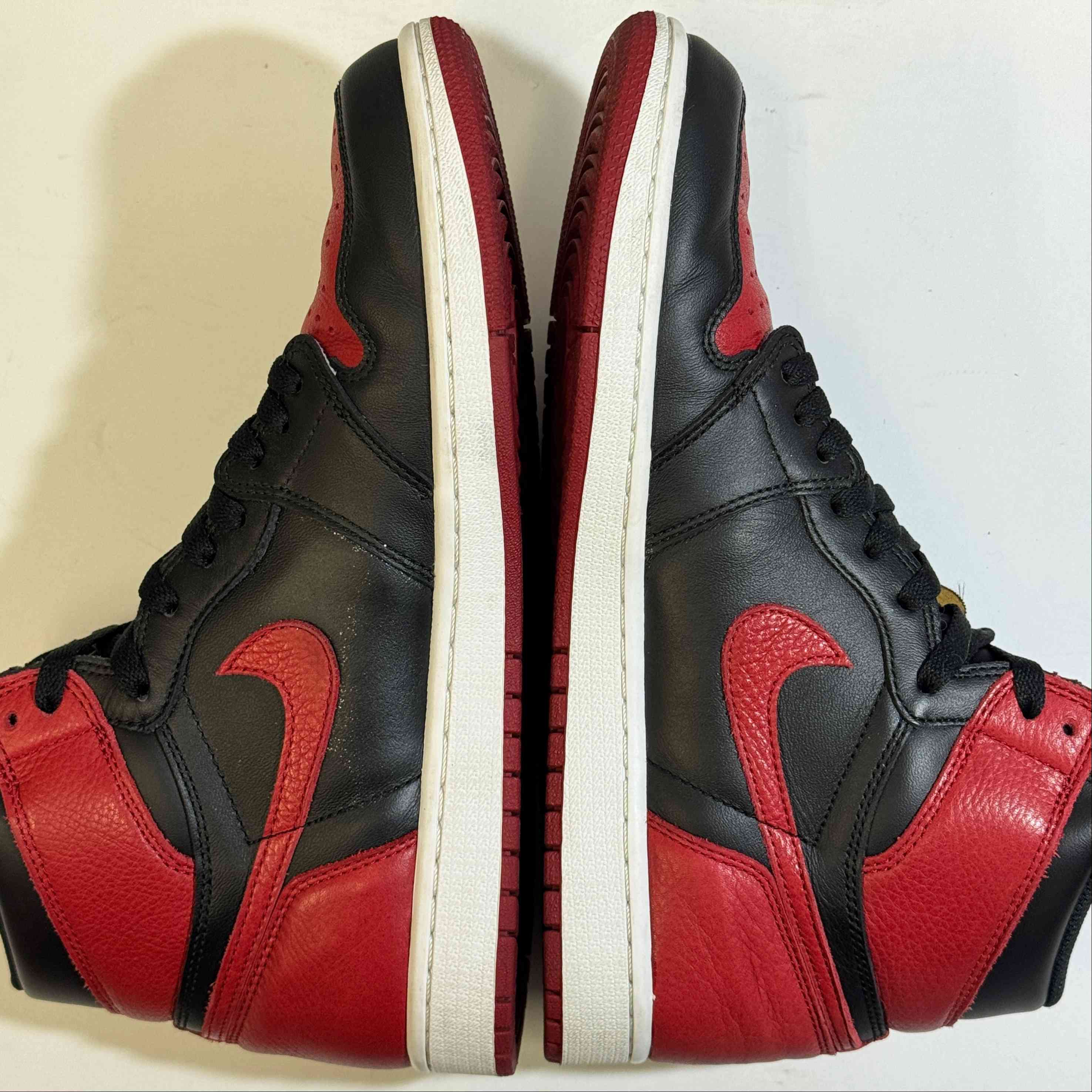 【US10】 AIR JORDAN 1 RETRO HIGH OG BRED 555088-001 【USED】