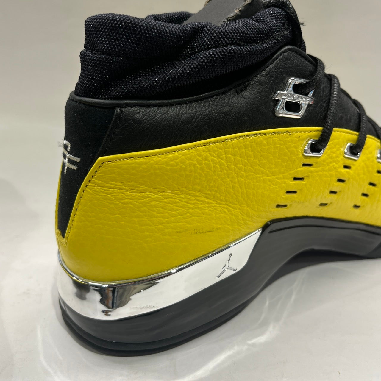 【US8.5】 AIR JORDAN 17 RET LOW SOLEFLY AJ7321-003 【USED】