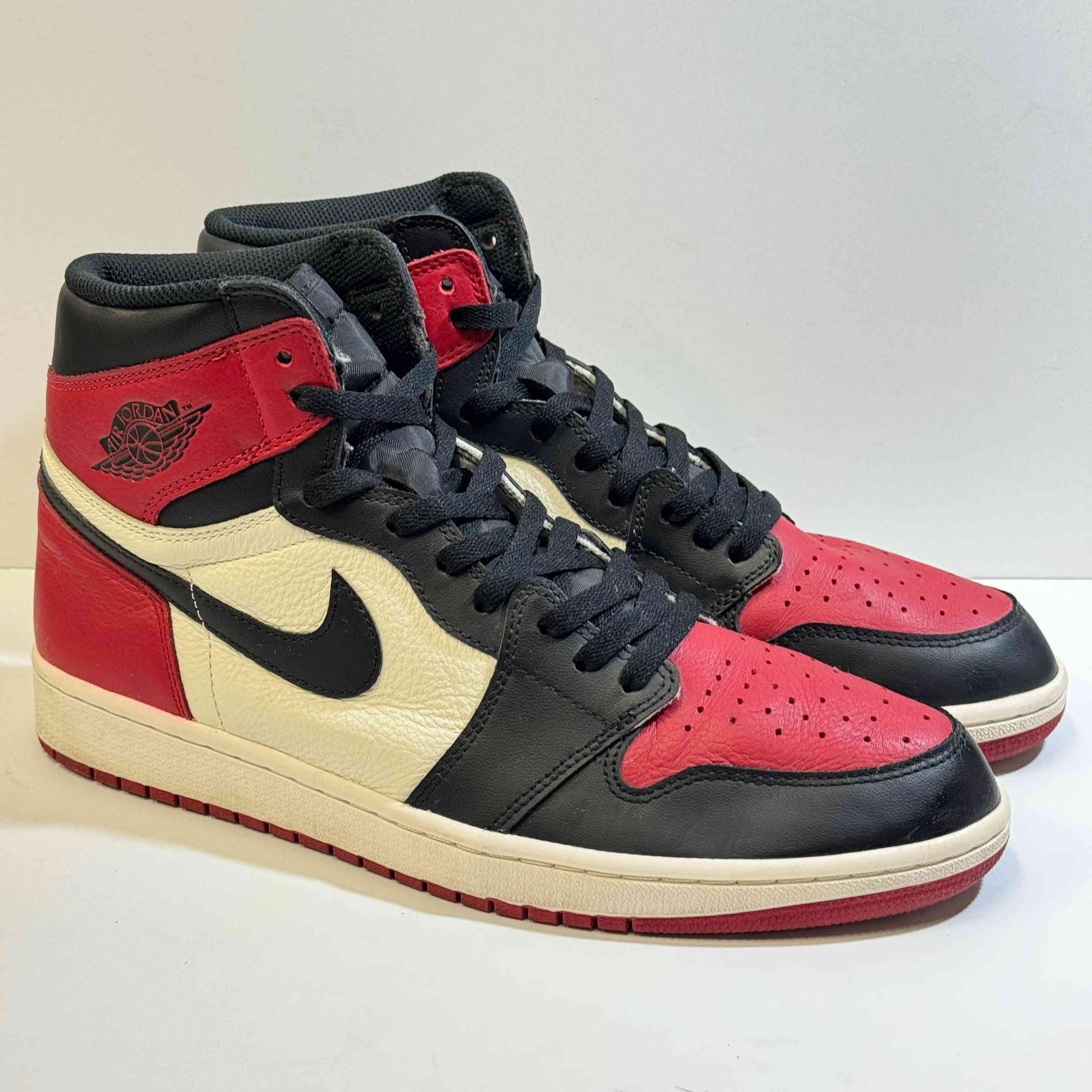 【US12】 AIR JORDAN 1 RETRO HIGH OG BRED TOE 555088-610 【USED】
