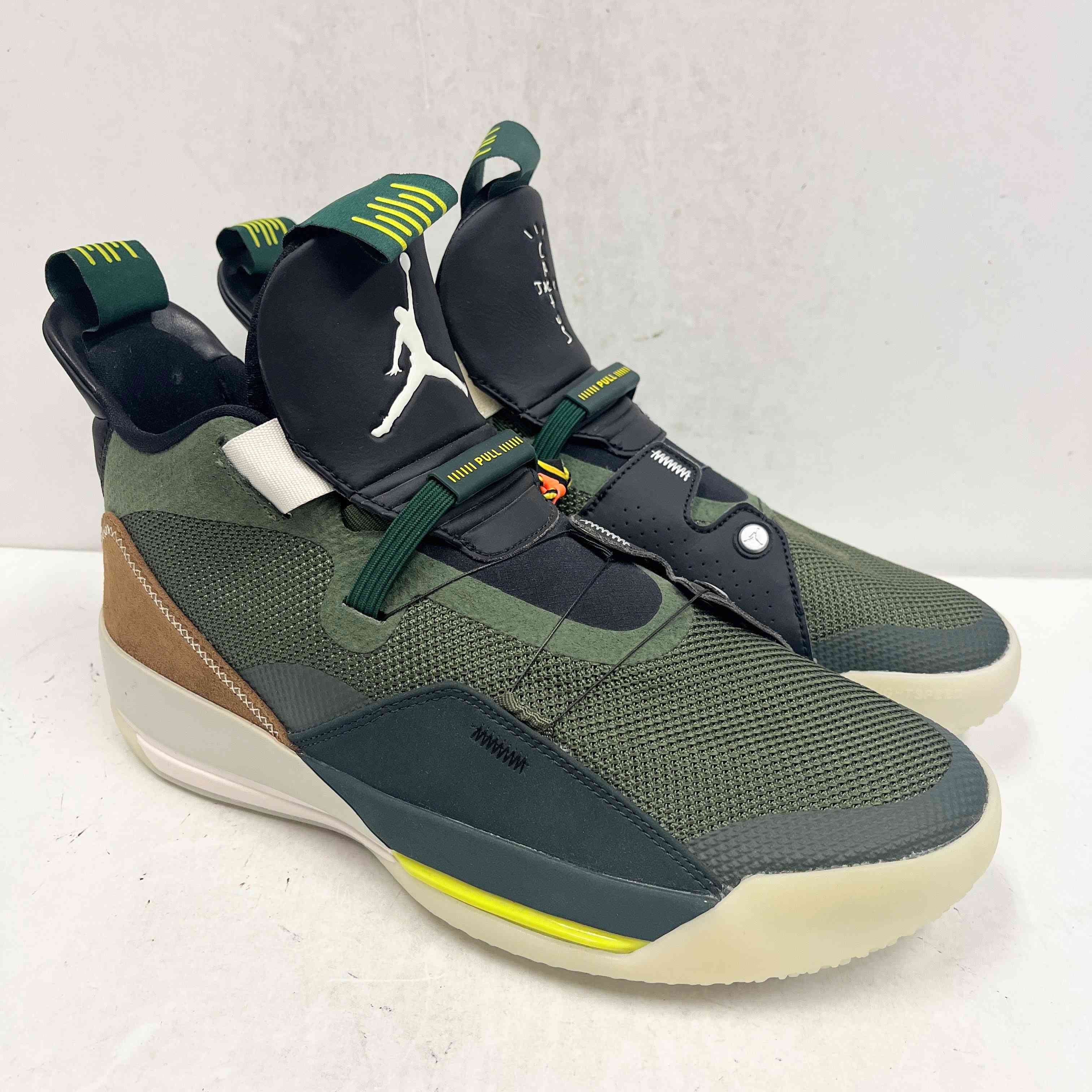 【US10】 AIR JORDAN 33 NRG TRAVIS SCOTT CD5965-300 【USED】