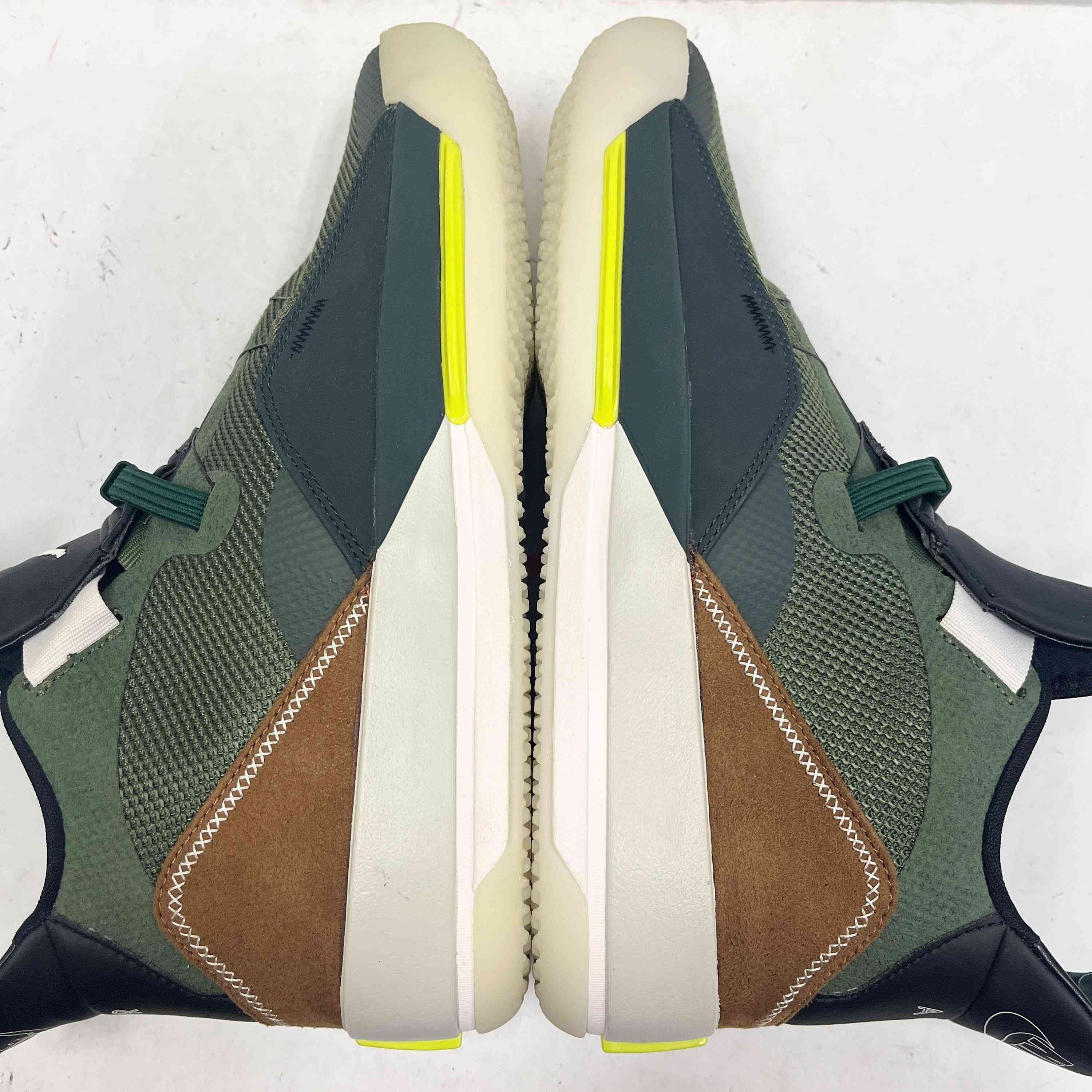 【US10】 AIR JORDAN 33 NRG TRAVIS SCOTT CD5965-300 【USED】
