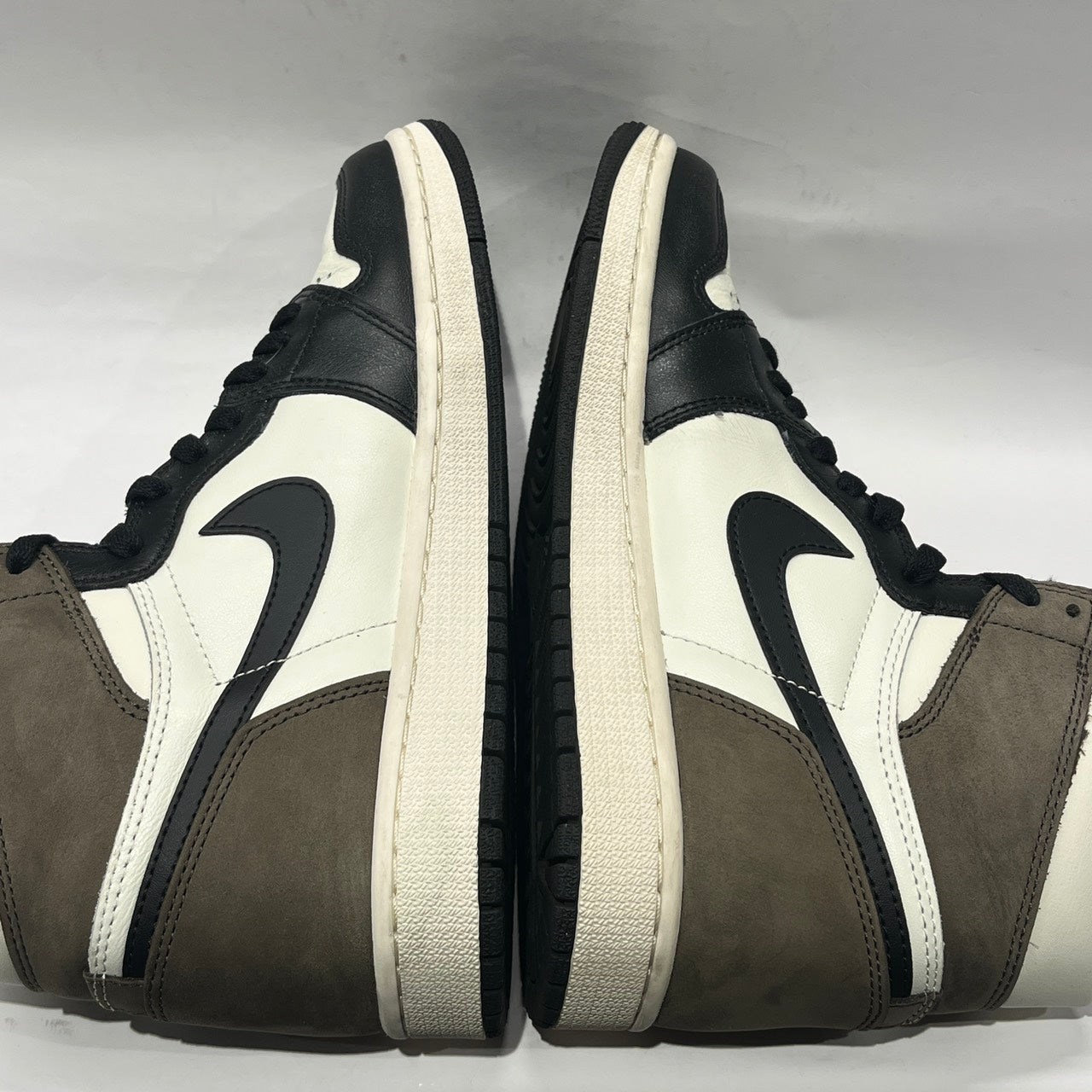 【US9.5】 AIR JORDAN 1 RETRO HIGH OG 555088-105 【USED】