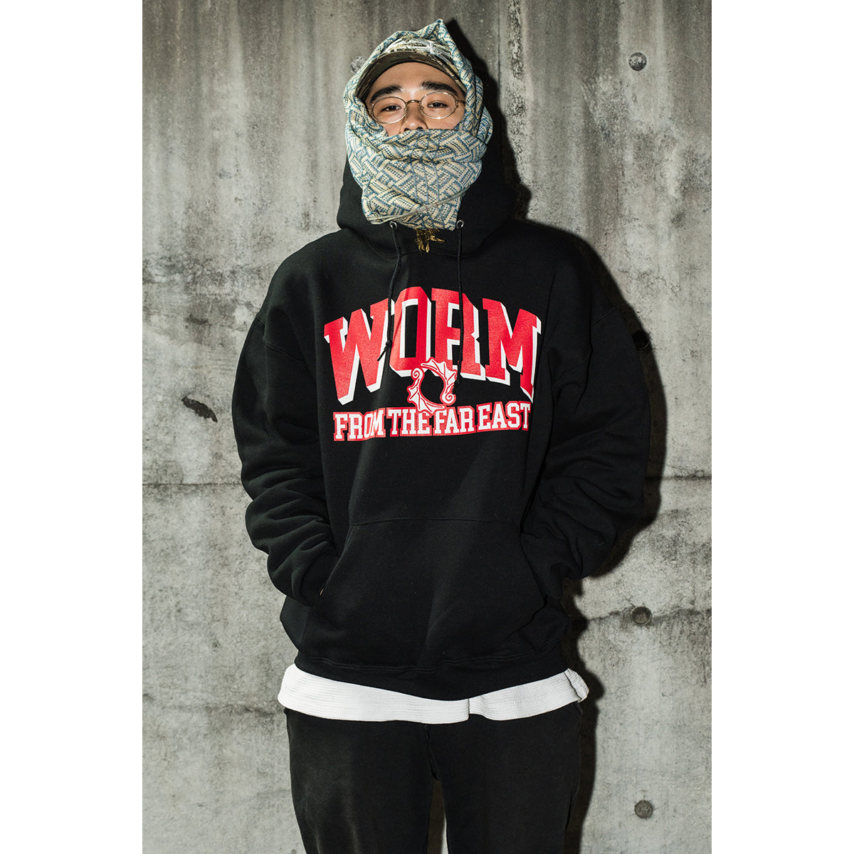 WORM COLLEGE LOGO HOODIE (BLACK)