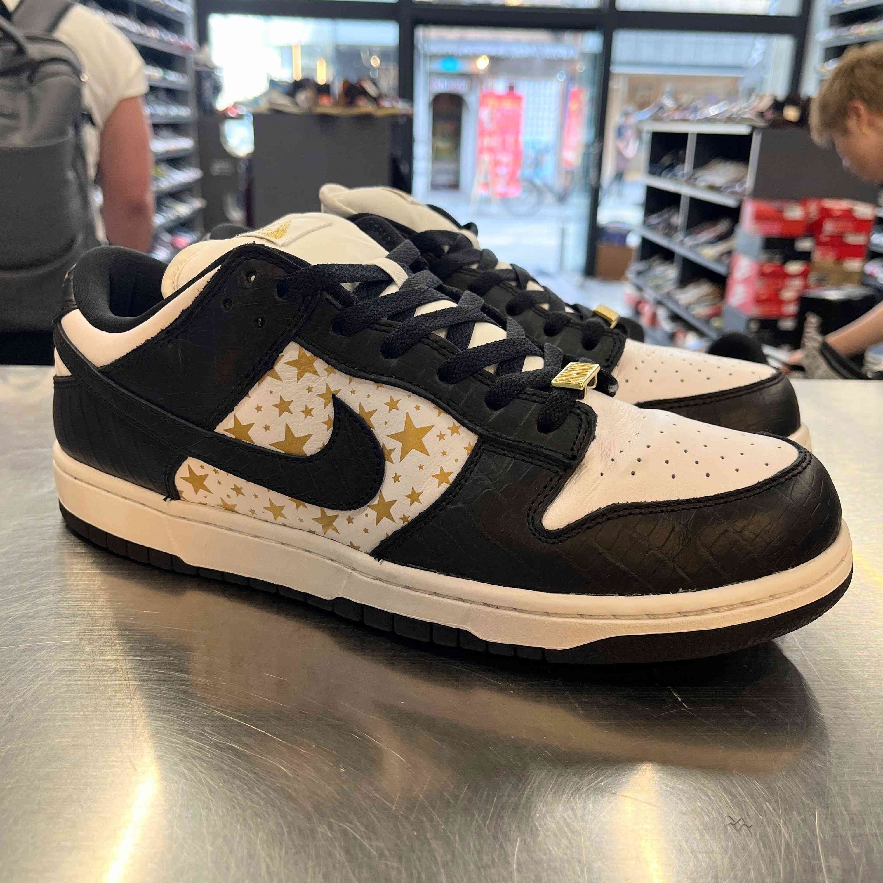 【US10】 NIKE SB SB DUNK LOW OG QS SUPREME DH3228-102 【USED】