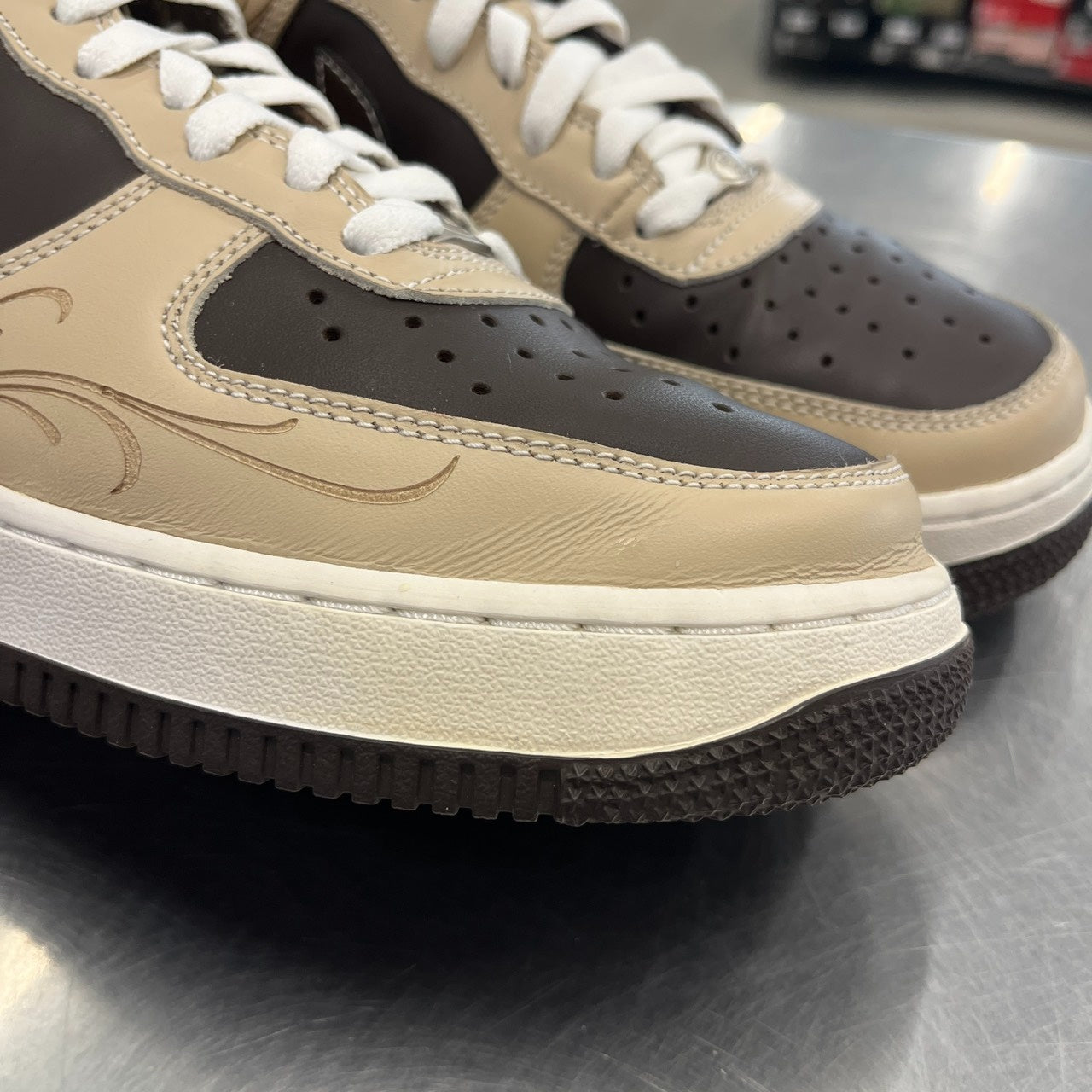 【US9】 NIKE AIR FORCE 1 BROWN PRIDE 307334-221 【USED】