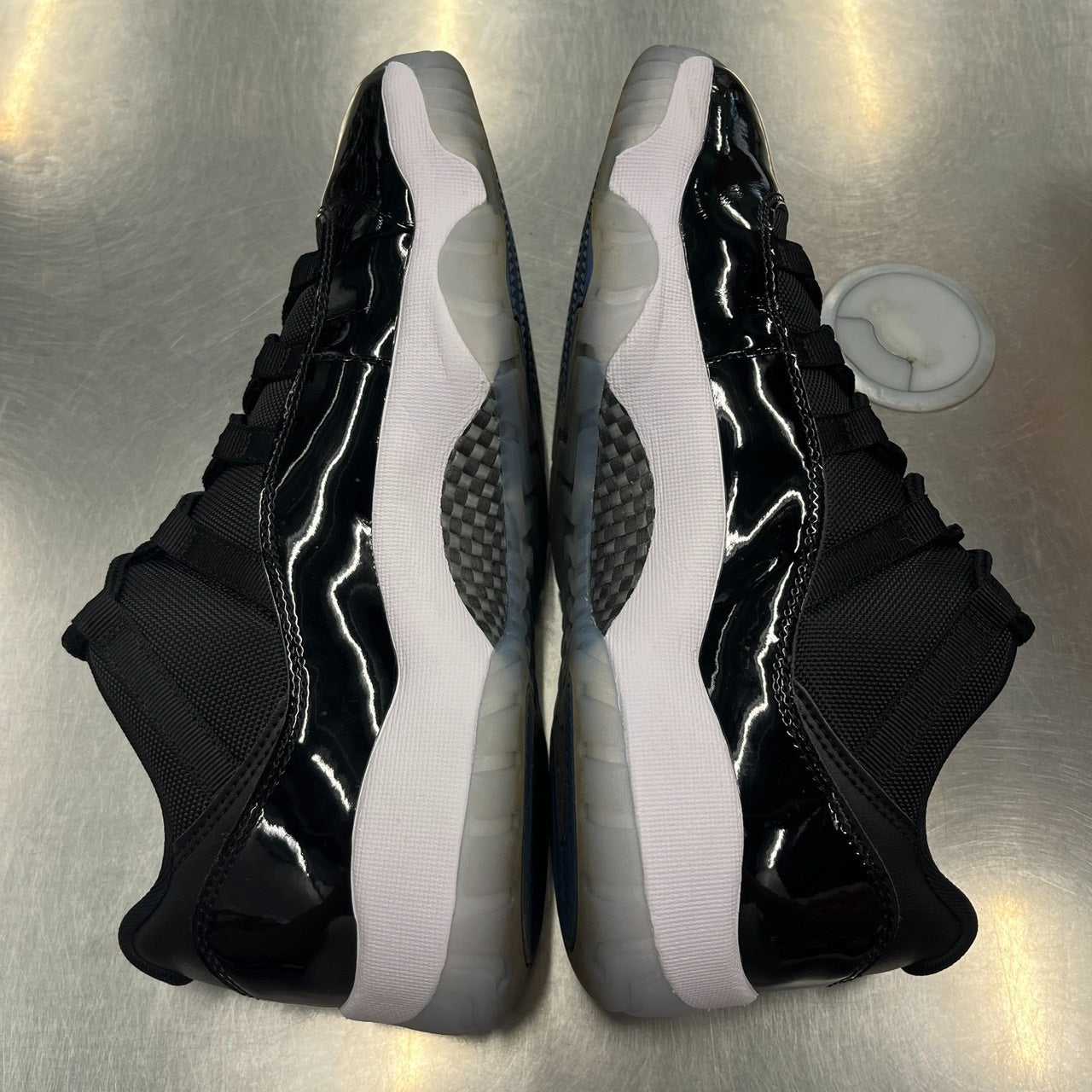 US10】 AIR JORDAN 11 RETRO LOW Space Jam FV5104-004 【USED