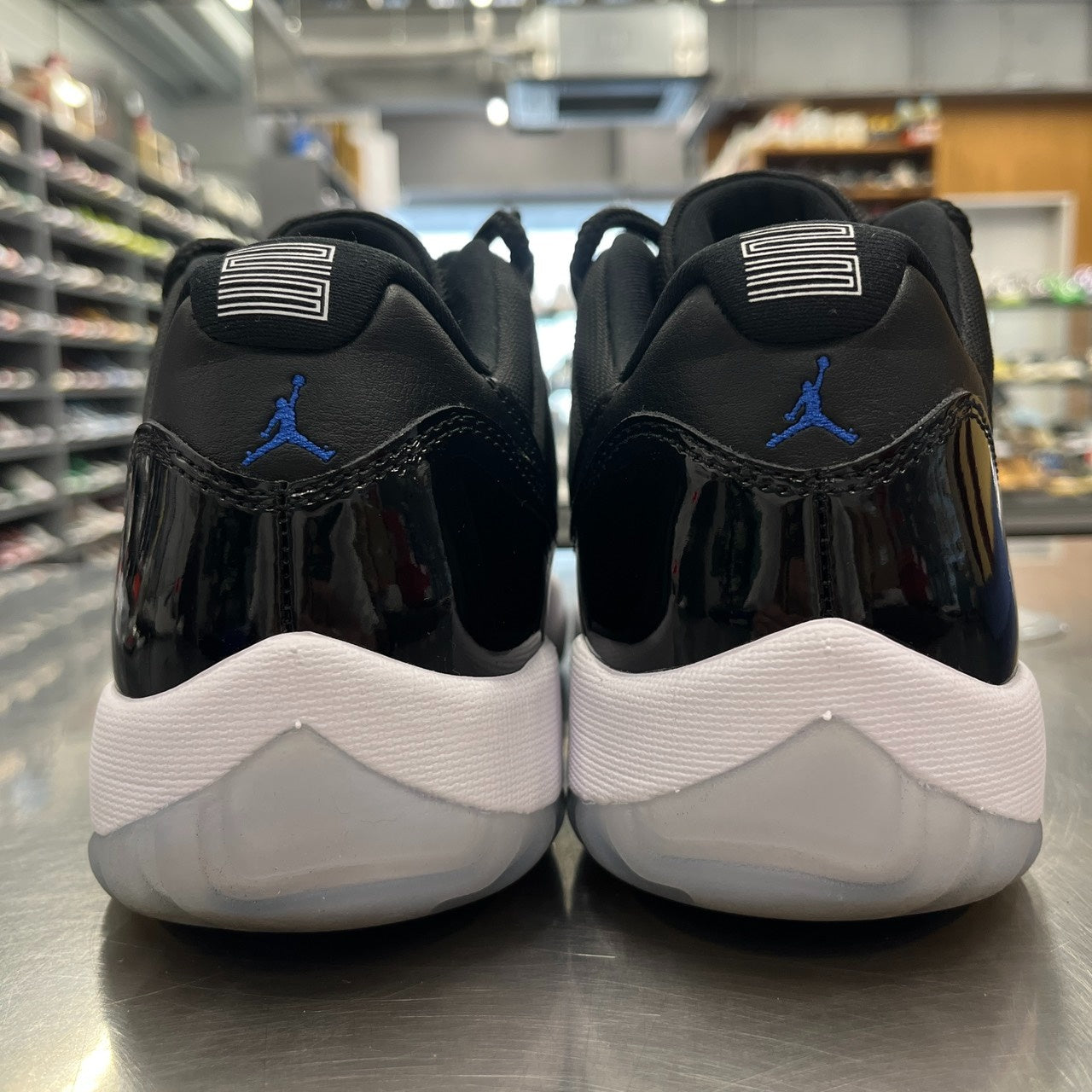 US10】 AIR JORDAN 11 RETRO LOW Space Jam FV5104-004 【USED