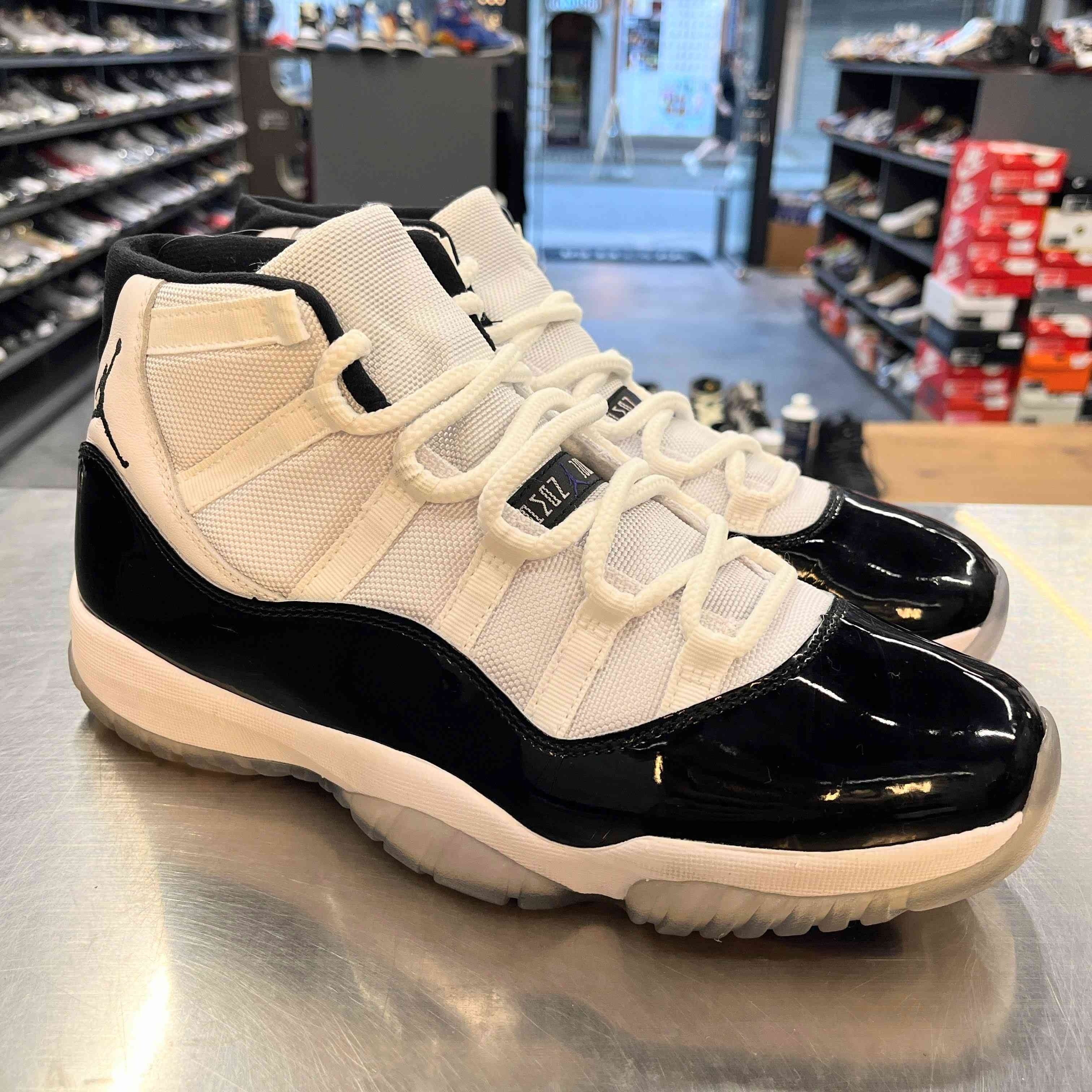 【US10】 AIR JORDAN 11 RETRO 378037-100 【USED】