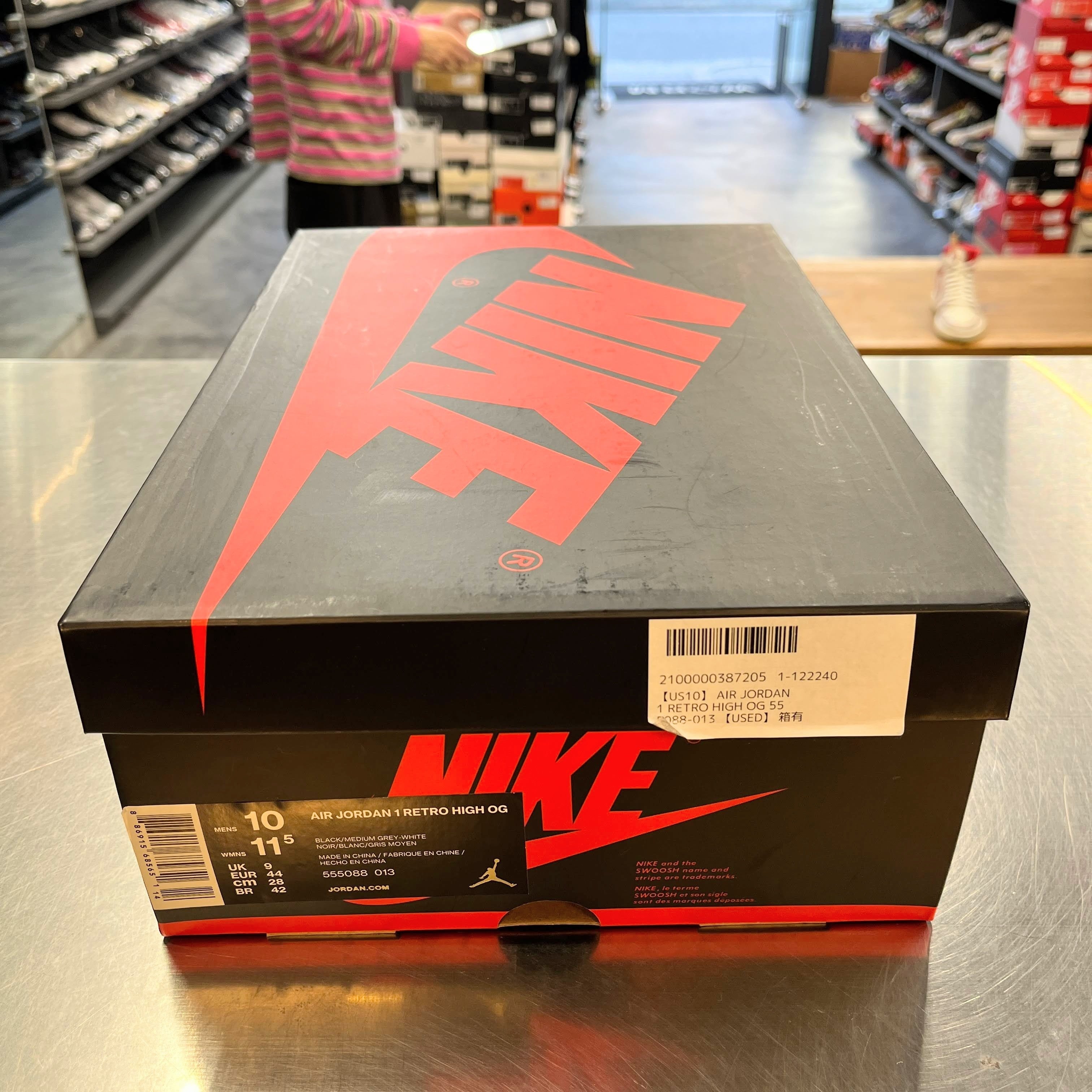 【US10】 AIR JORDAN 1 RETRO HIGH OG 555088-013 【USED】
