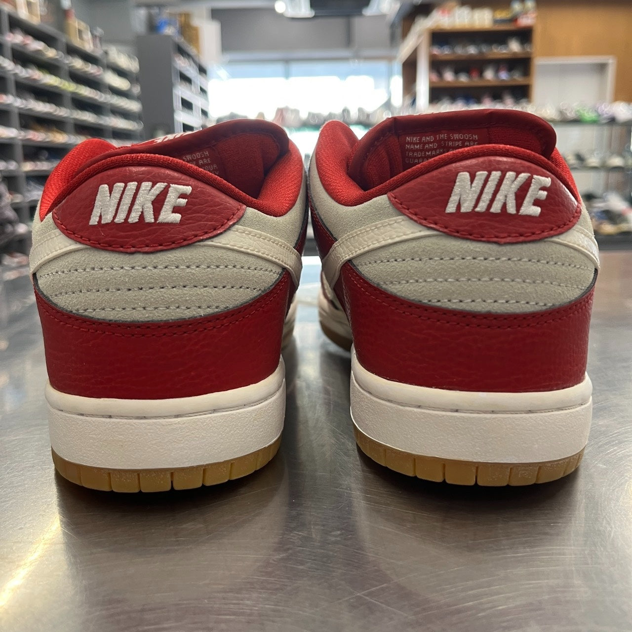 【US8.5】 NIKE SB DUNK LOW PRO SB Valentines Day 304292-612 【USED】