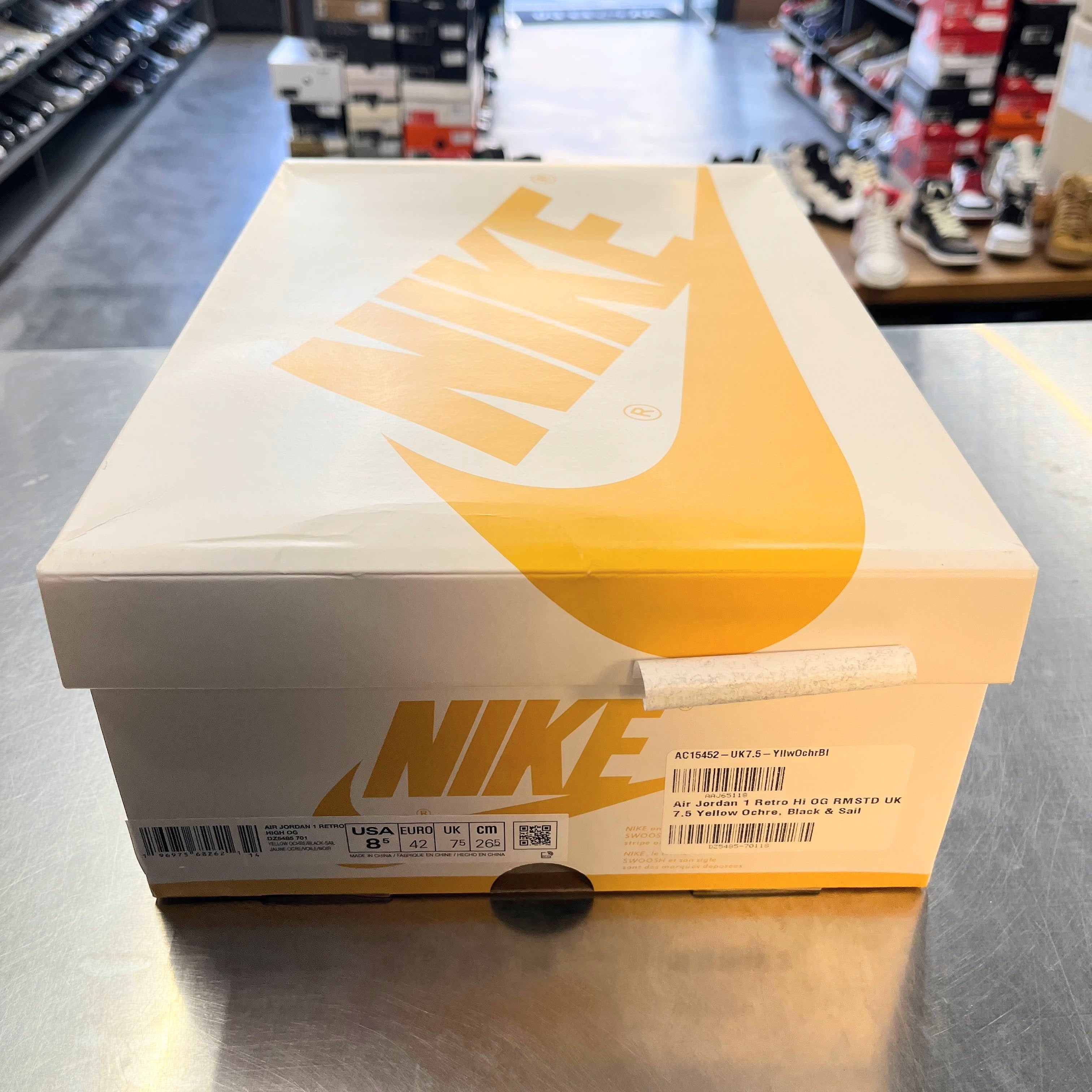 【US8.5】 AIR JORDAN 1 RETRO HIGH OG DZ5485-701 【USED】
