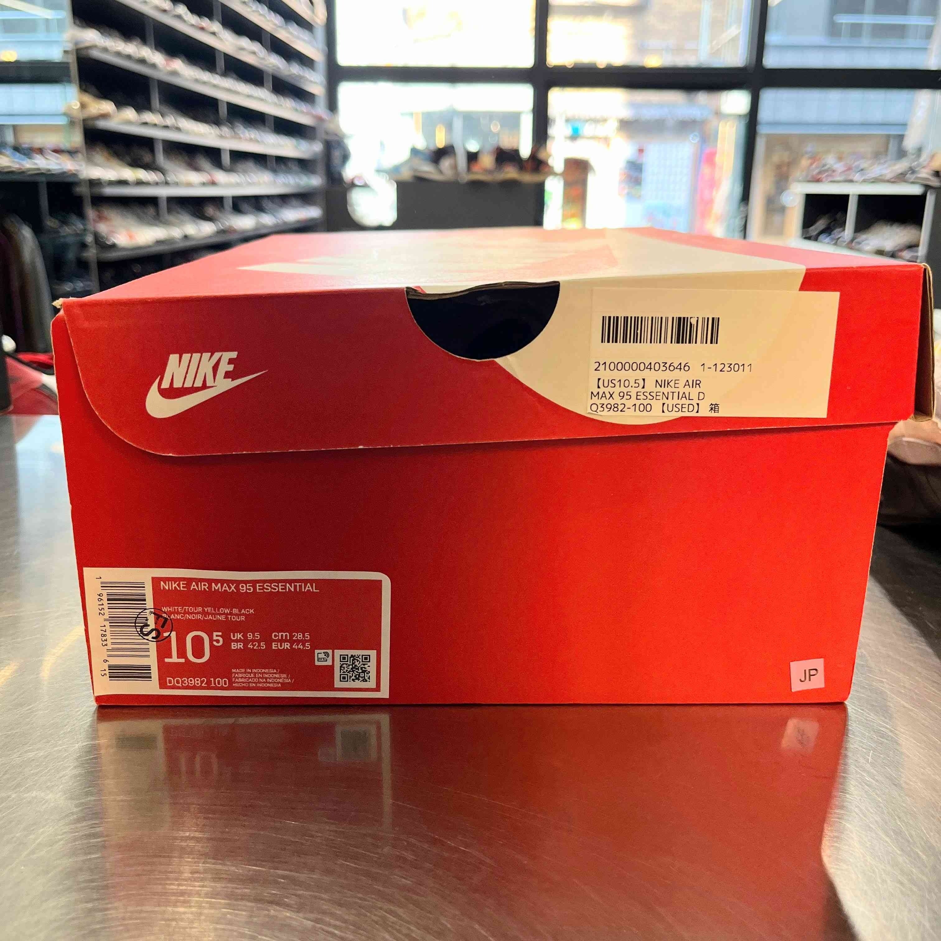 【US10.5】 NIKE AIR MAX 95 ESSENTIAL DQ3982-100 【USED】