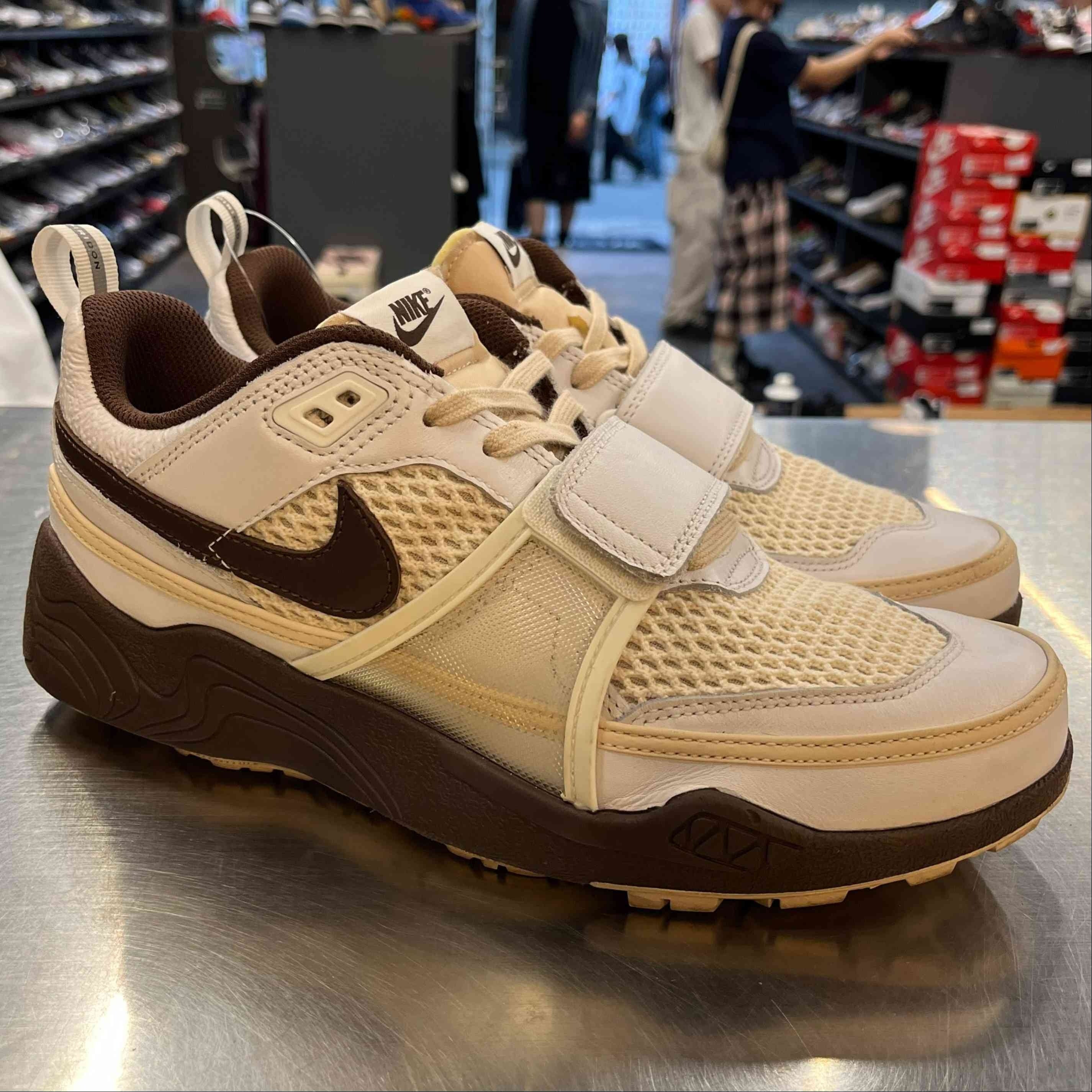 US9.5】 NIKE ZOOM FIELD JAXX CACTUS JACK HQ3073-100 【USED