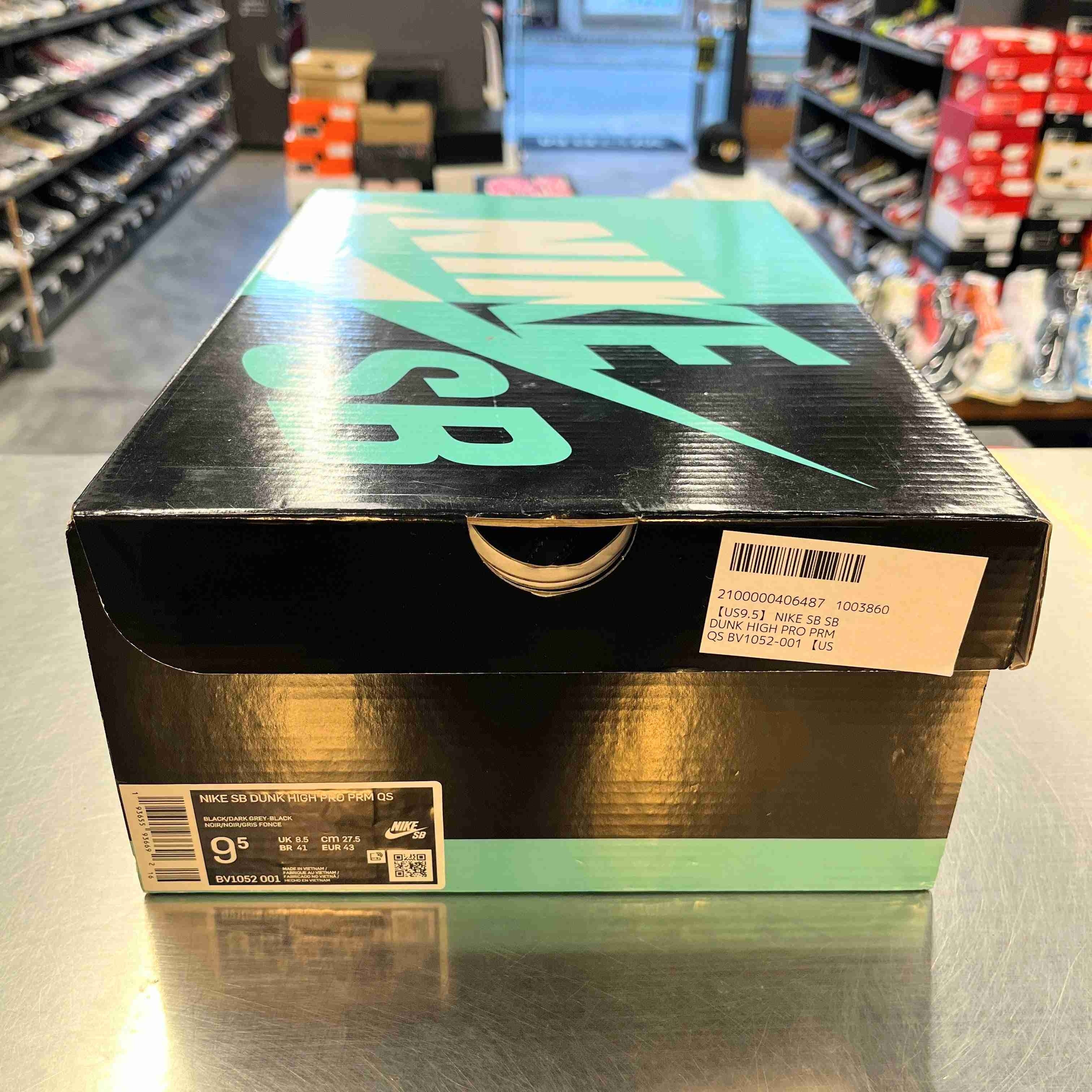 【US9.5】 NIKE SB SB DUNK HIGH PRO PRM QS BV1052-001 【USED】