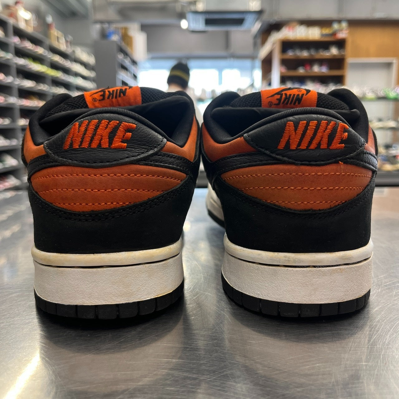 【US9.5】 NIKE SB DUNK LOW PRO SB ORANGE FLASH 304292-801 【USED】