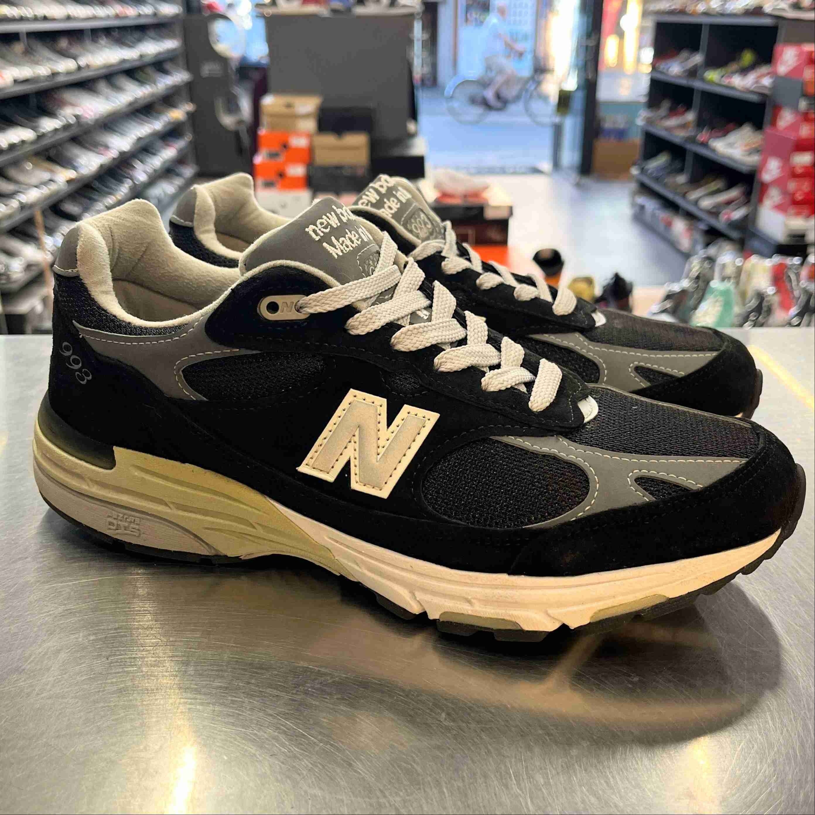 【US9】 New Balance MR993BK 【USED】