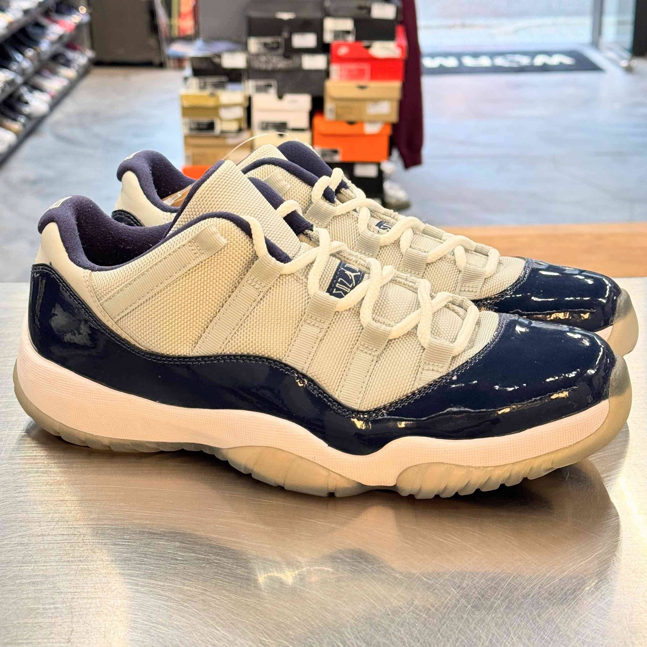 【US10.5】 AIR JORDAN 11 RETRO LOW Georgetown 528895-007 【USED】