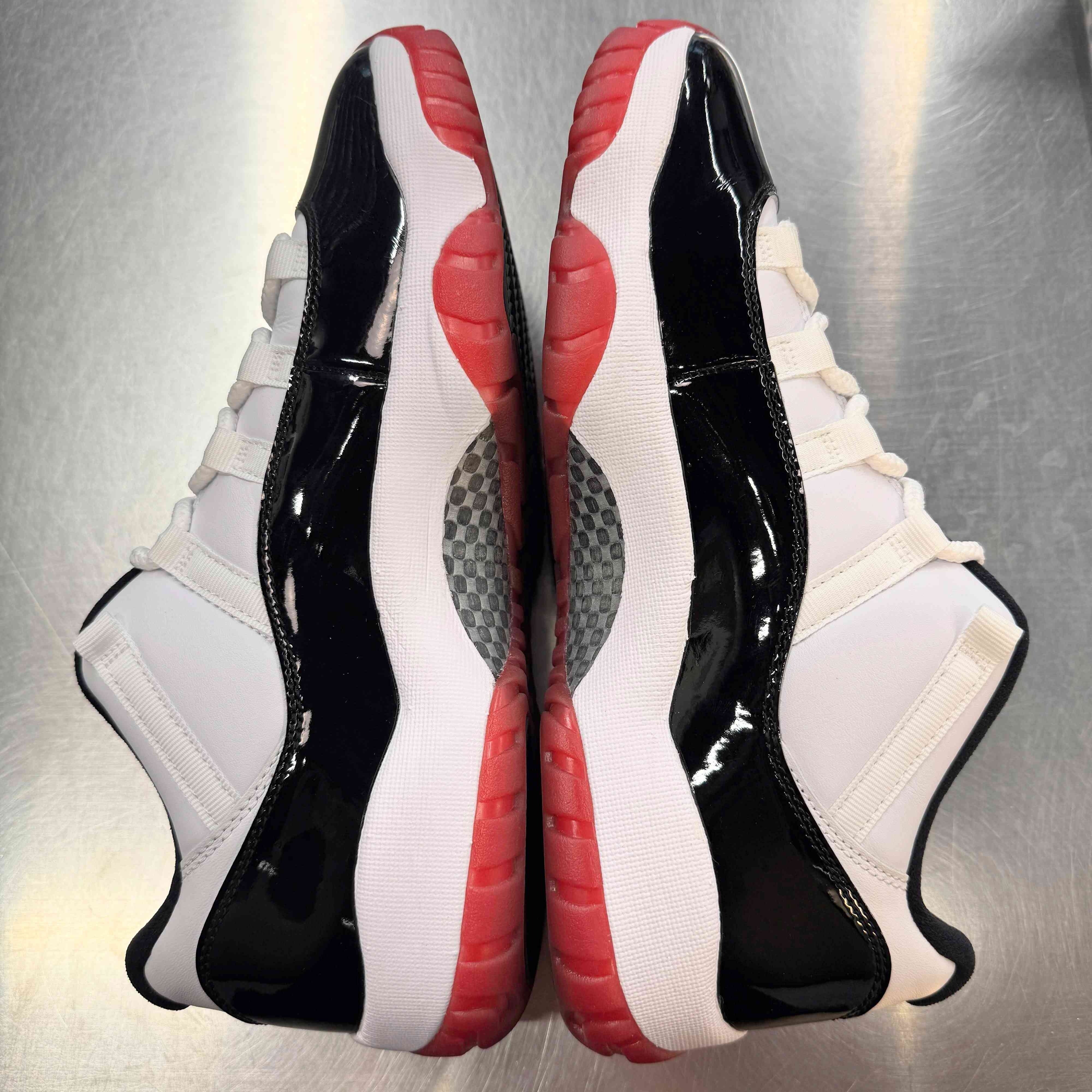 【US10.5】 AIR JORDAN 11 RETRO LOW AV2187-160 【USED】