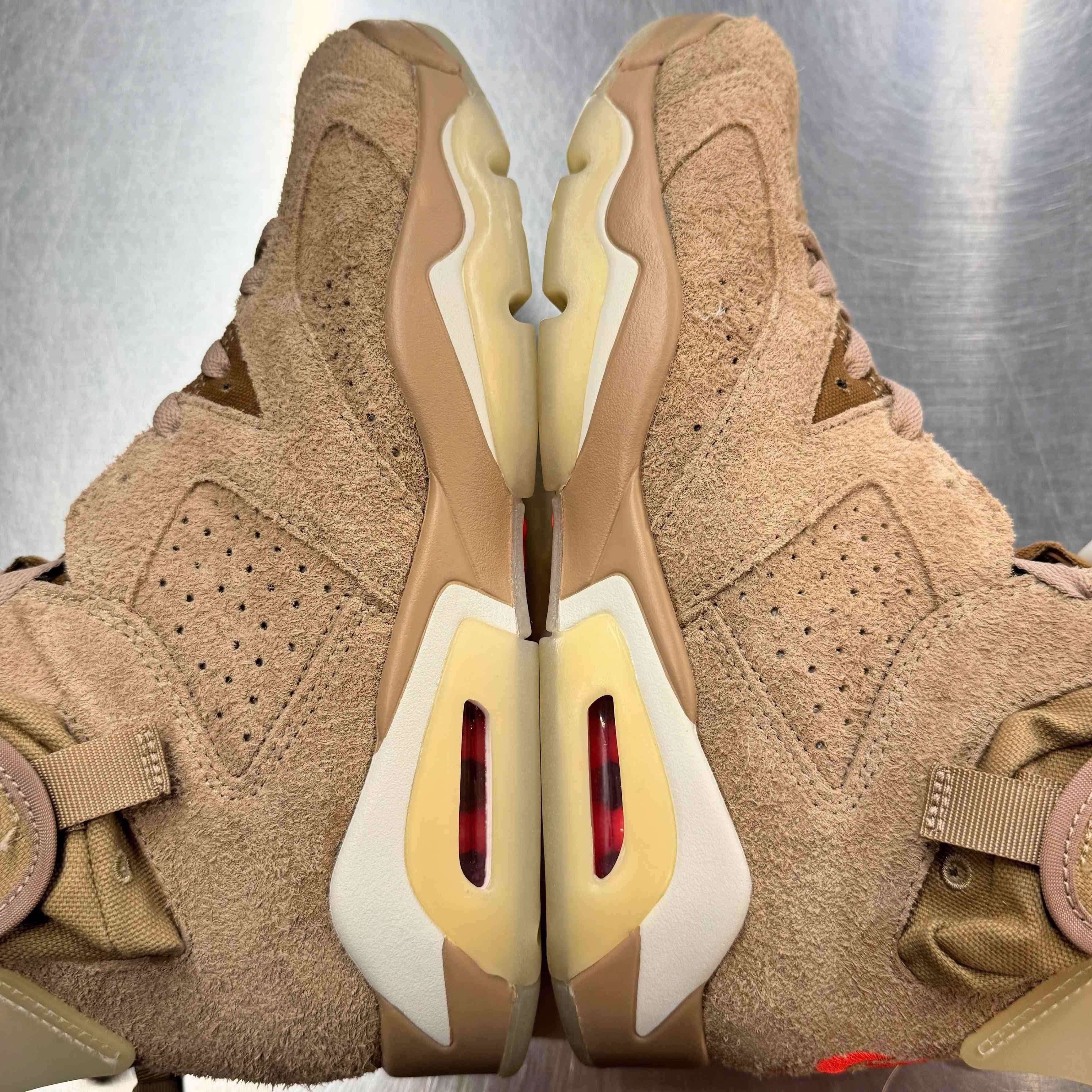 【US8】 AIR JORDAN 6 RETRO TRAVIS SCOTT DH0690-200 【USED】