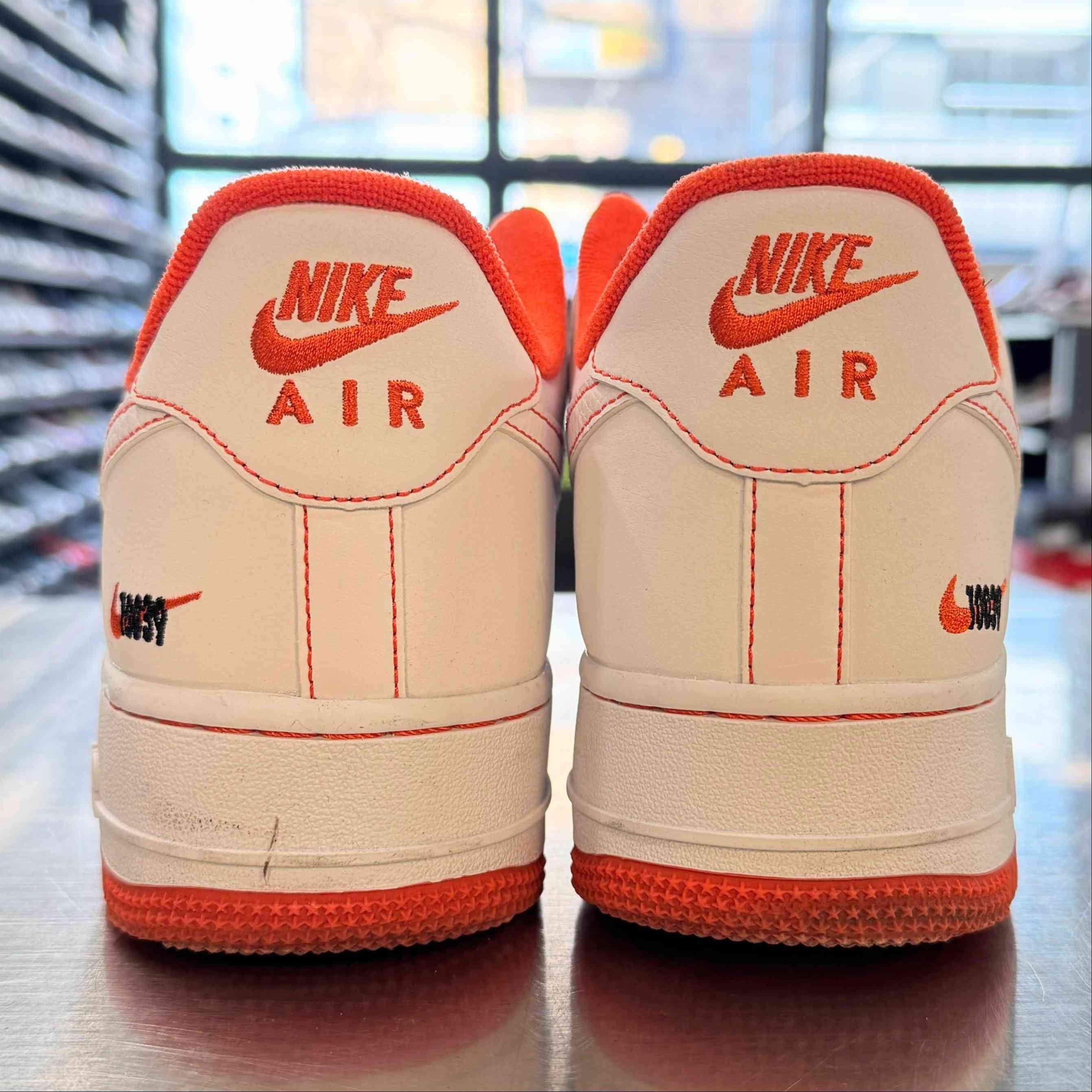 【US9.5】 NIKE AIR FORCE 1 '07 LV8 EMB CT2585-100 【USED】
