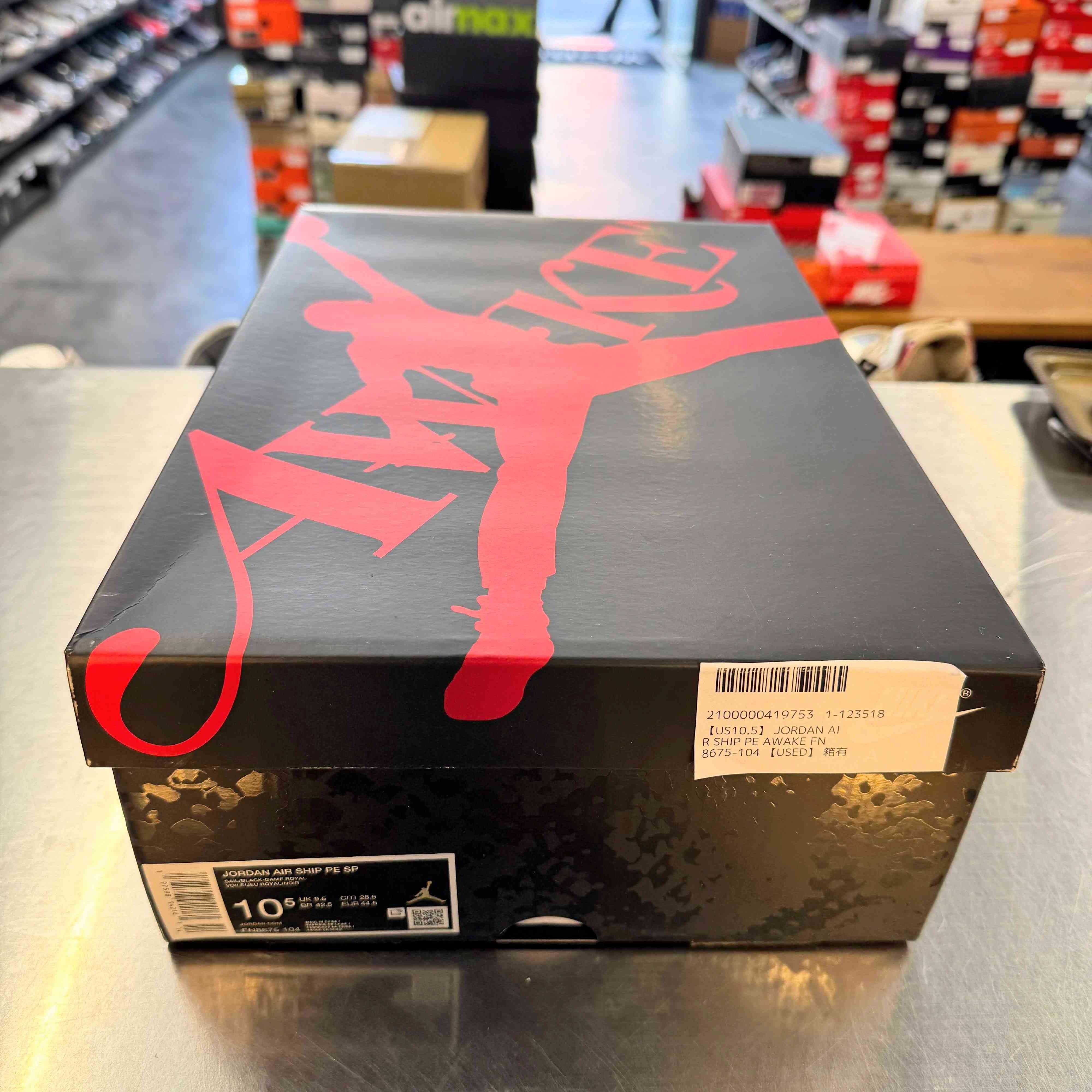 【US10.5】 JORDAN AIR SHIP PE AWAKE FN8675-104 【USED】