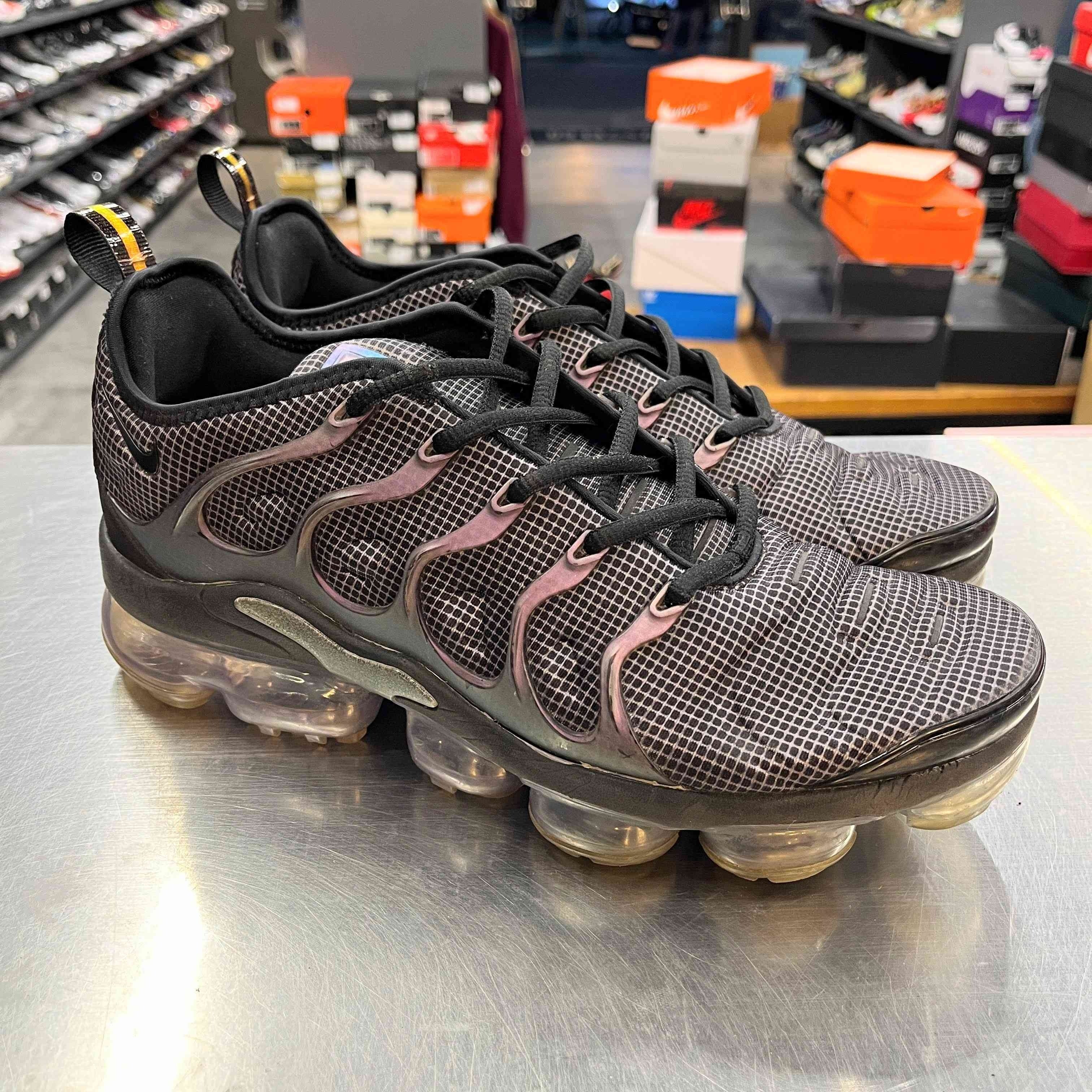 【US10】 NIKE AIR VAPORMAX PLUS 924453-014 【USED】
