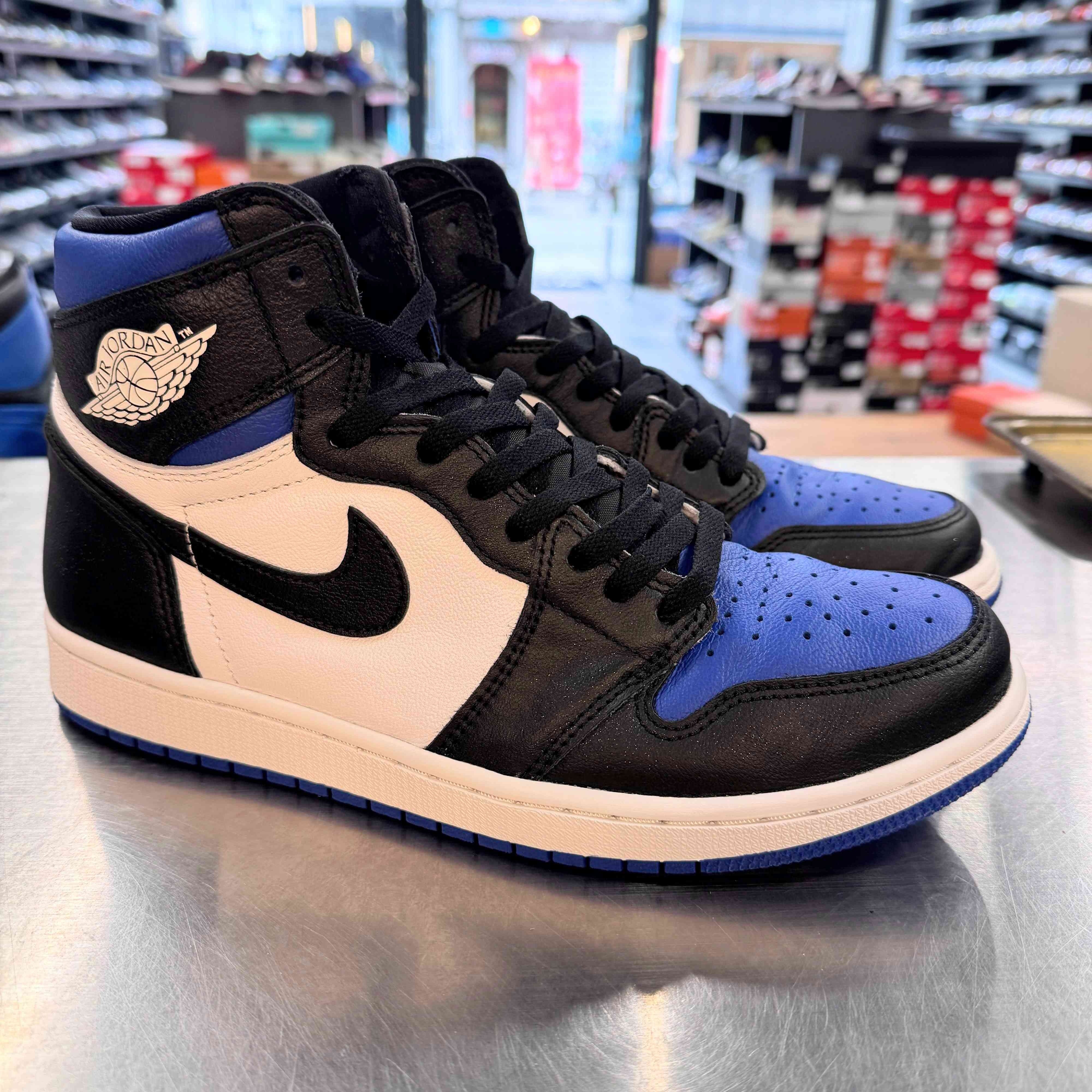 US9.5】 AIR JORDAN 1 RETRO HIGH OG ROYAL TOE 555088-041 【USED 