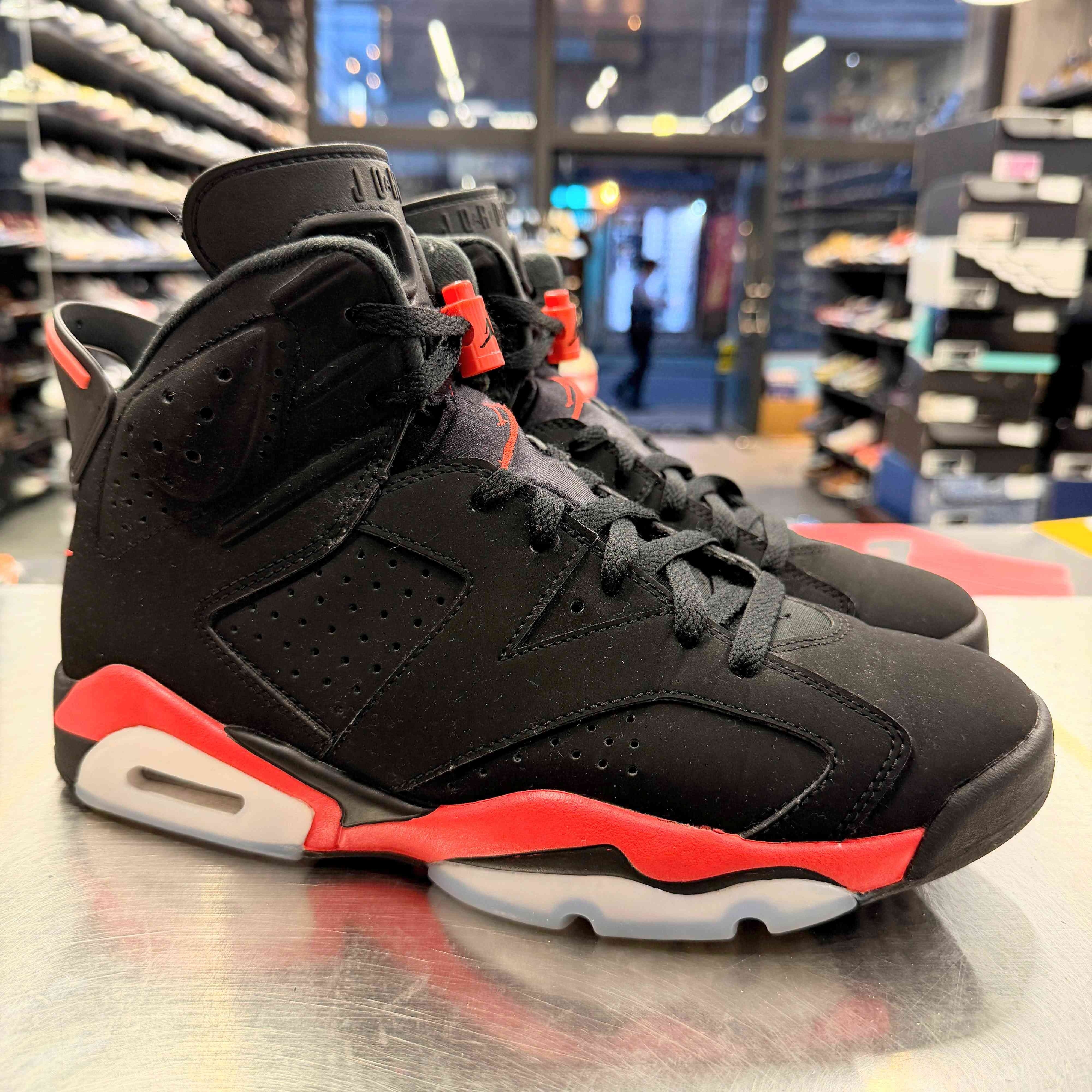 【US9】 AIR JORDAN 6 RETRO CT8529-001 【USED】
