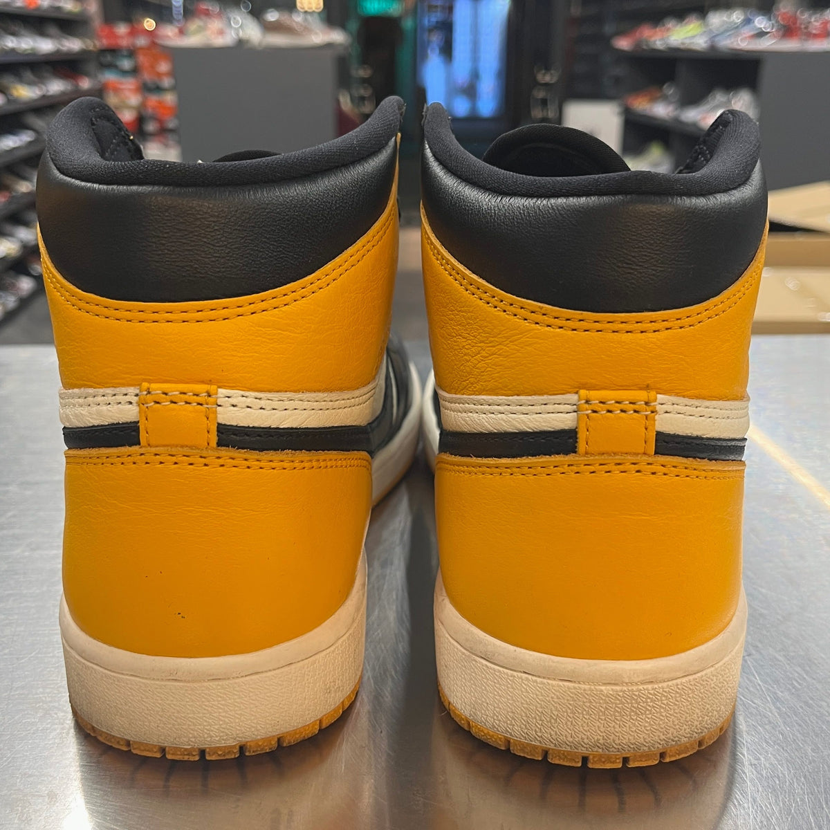 【US10.5】 AIR JORDAN 1 RETRO HIGH OG 555088-711 【USED】
