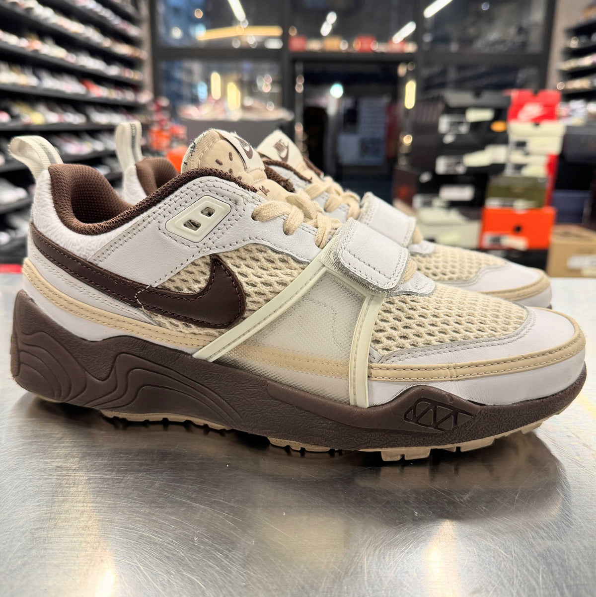 【US8】 NIKE ZOOM FIELD JAXX Travis Scott HQ3073-100 【USED】